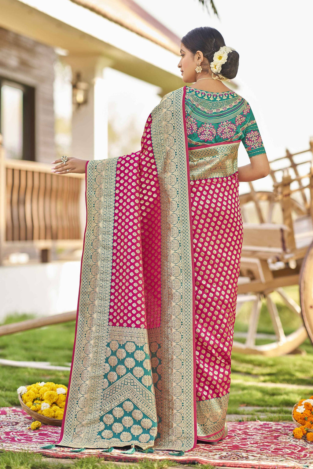 MANOHARI Banarasi Silk Blend Jacquard Work Saree - Pink | Grocsy