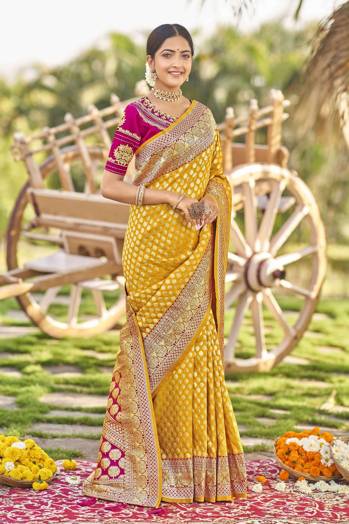 MANOHARI Banarasi Silk Blend Jacquard Work Saree - Yellow | Grocsy