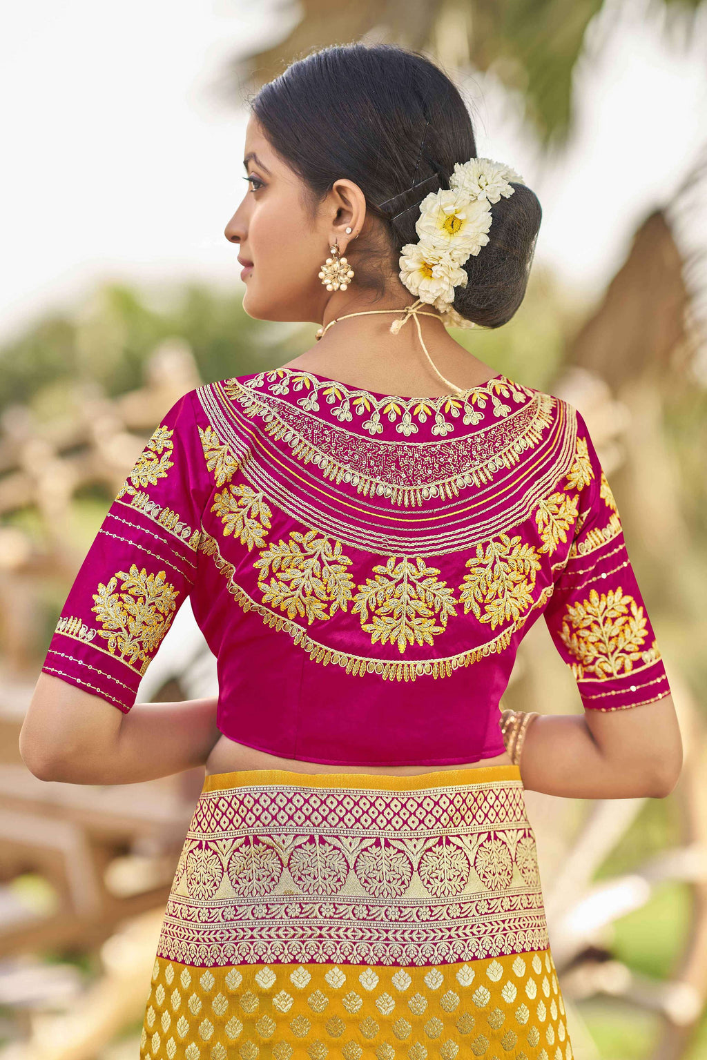 MANOHARI Banarasi Silk Blend Jacquard Work Saree - Yellow | Grocsy