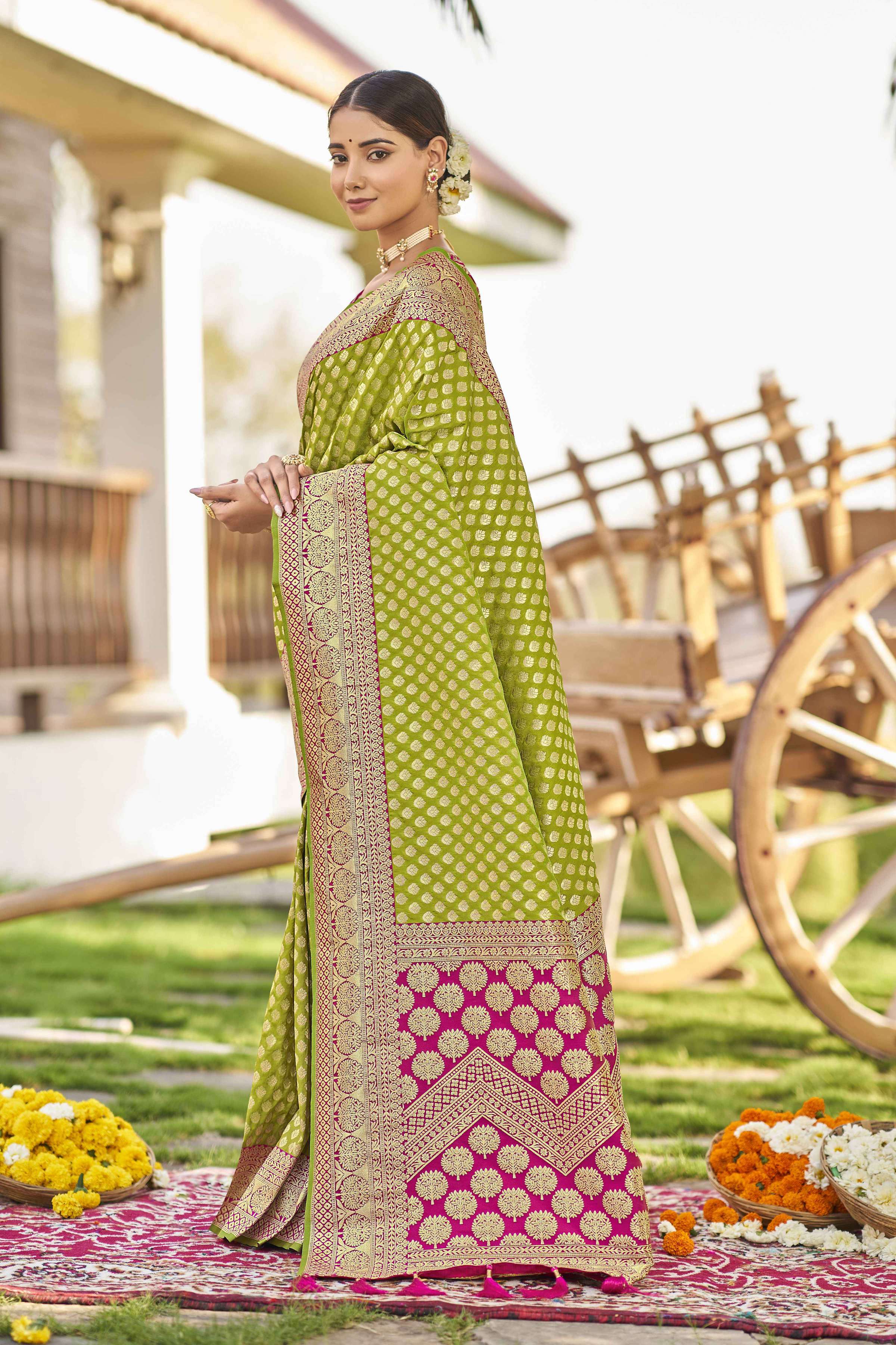 MANOHARI Banarasi Silk Blend Jacquard Work Saree - Green | Grocsy