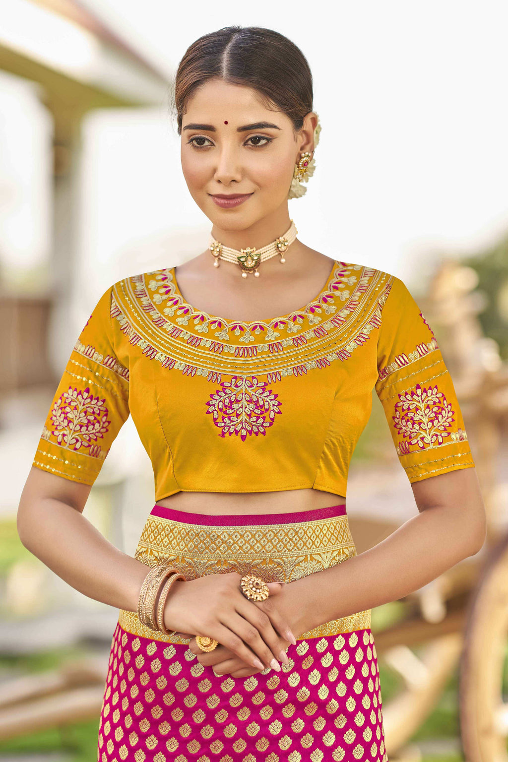 MANOHARI Banarasi Silk Blend Jacquard Work Saree - Pink | Grocsy