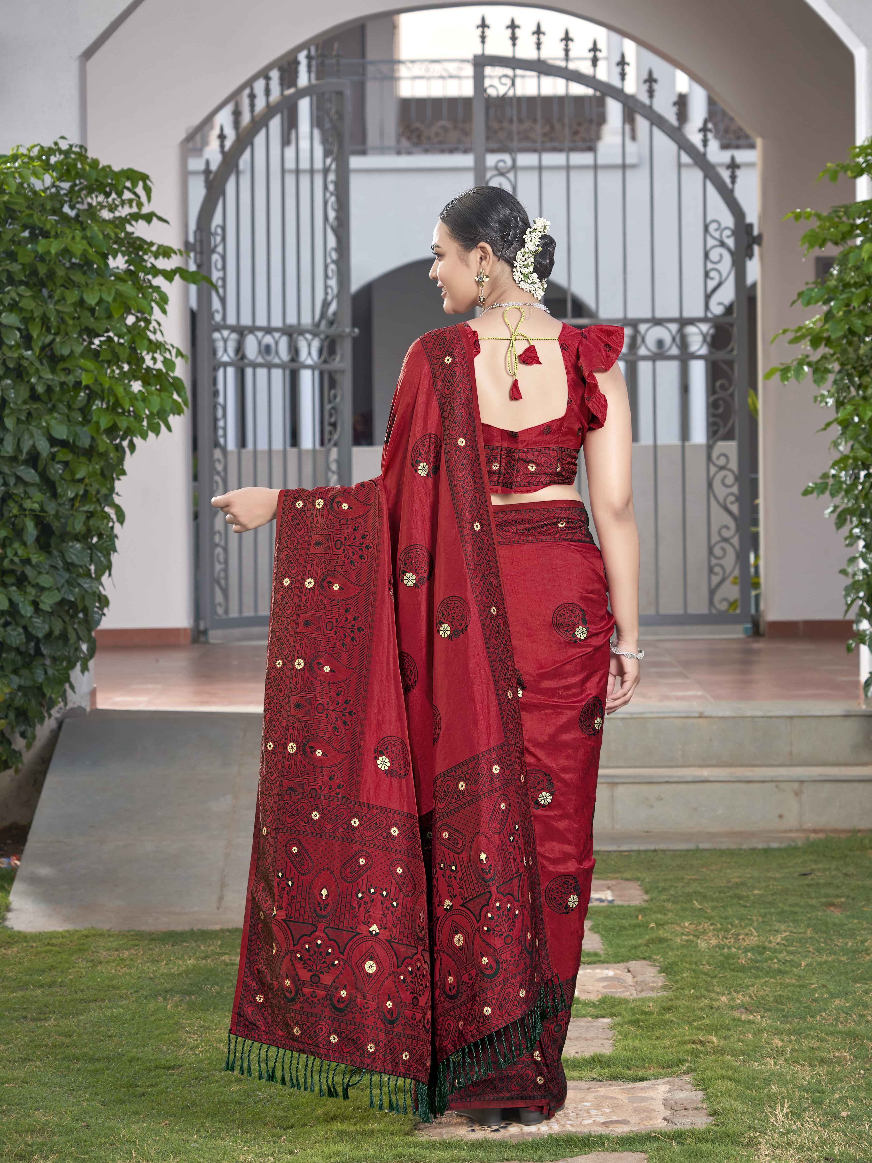 MANOHARI Banarasi Silk Blend Jacquard Work Saree - Red | Grocsy