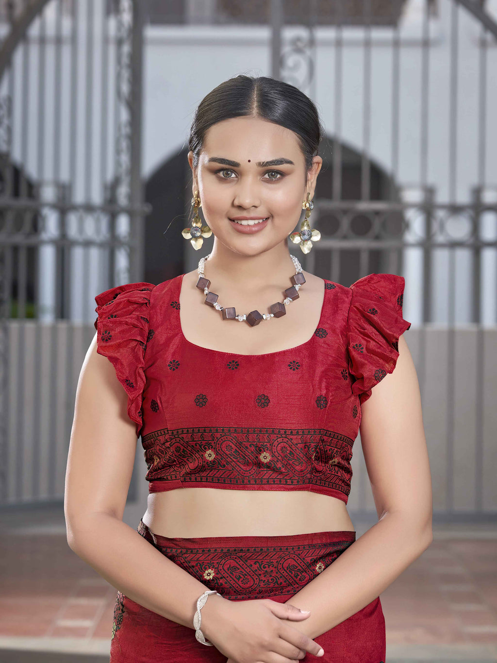 MANOHARI Banarasi Silk Blend Jacquard Work Saree - Red | Grocsy