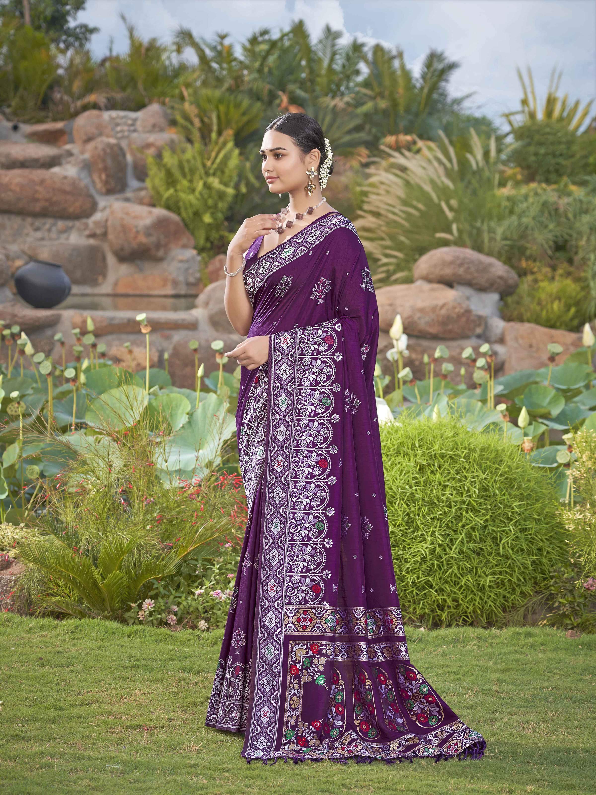 MANOHARI Banarasi Silk Blend Jacquard Work Saree - Purple | Grocsy