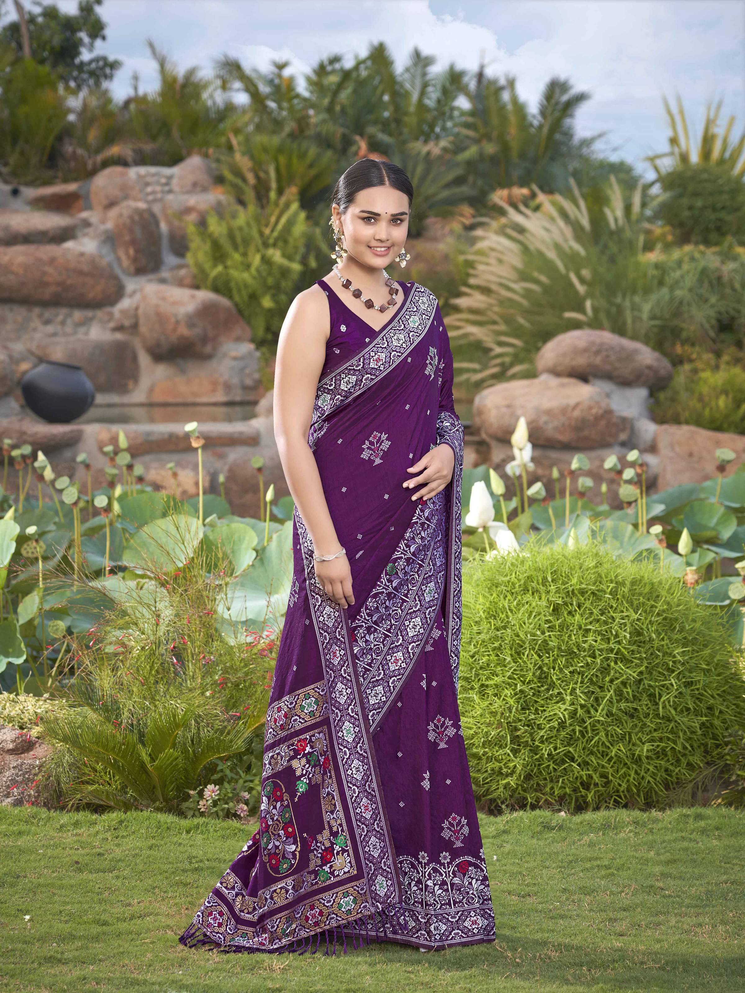 MANOHARI Banarasi Silk Blend Jacquard Work Saree - Purple | Grocsy
