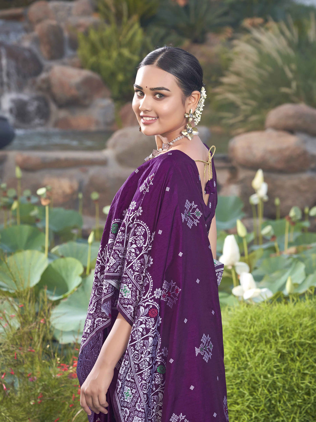 MANOHARI Banarasi Silk Blend Jacquard Work Saree - Purple | Grocsy