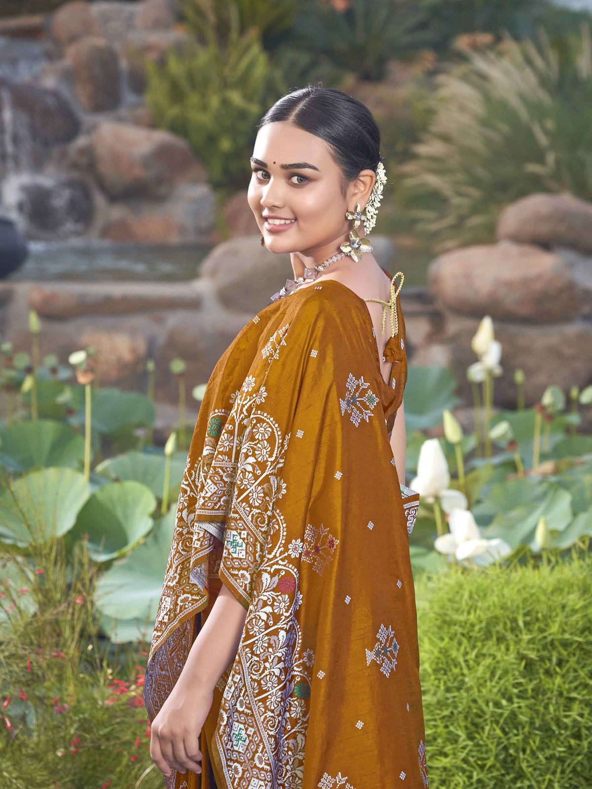 MANOHARI Banarasi Silk Blend Jacquard Work Saree - Mustard | Grocsy