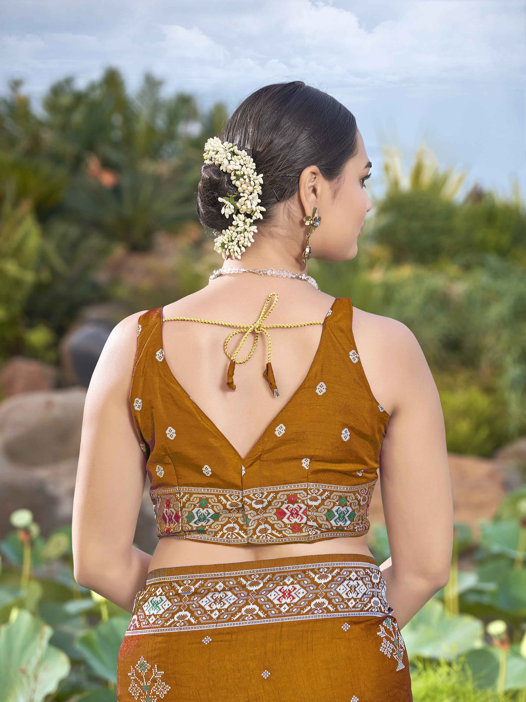 MANOHARI Banarasi Silk Blend Jacquard Work Saree - Mustard | Grocsy