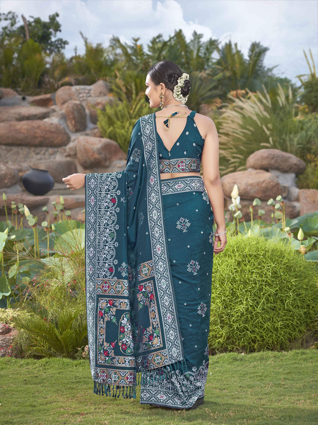 MANOHARI Banarasi Silk Blend Jacquard Work Saree - Blue | Grocsy