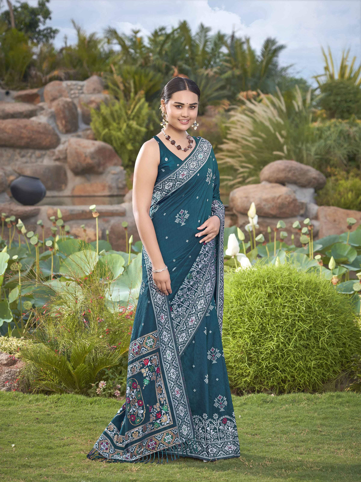 MANOHARI Banarasi Silk Blend Jacquard Work Saree - Blue | Grocsy