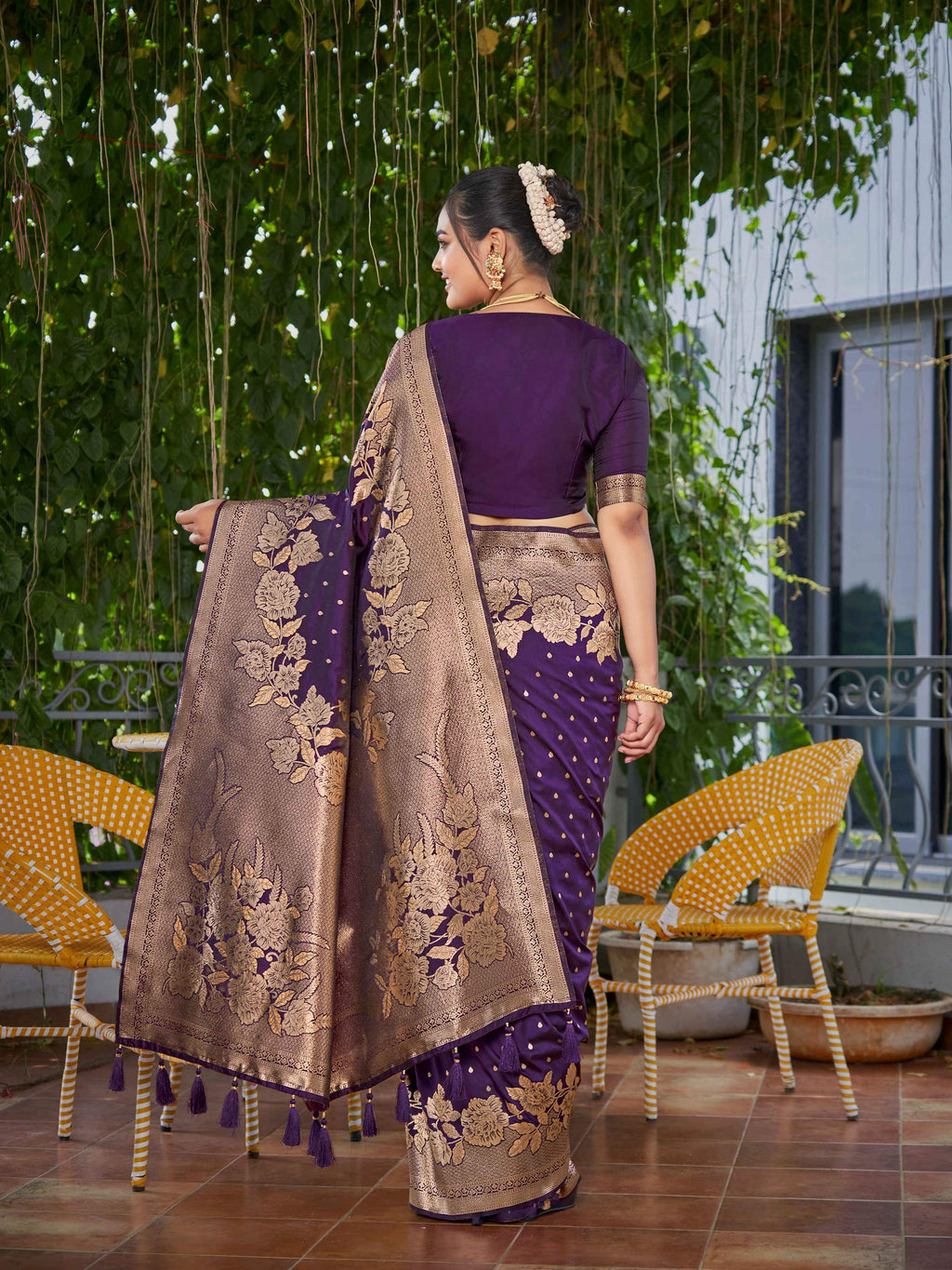 MANOHARI Banarasi Silk Blend Jacquard Work Saree - Purple | Grocsy