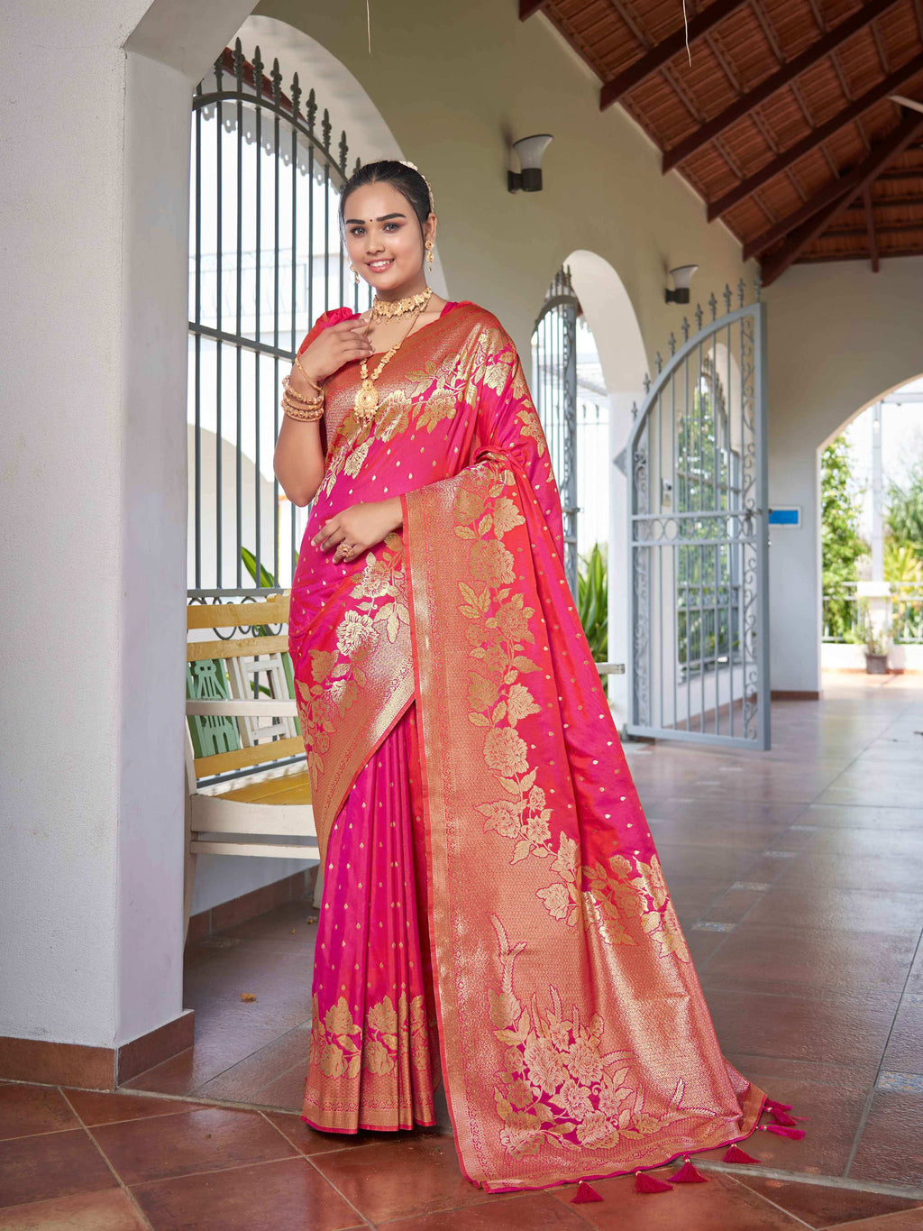 MANOHARI Banarasi Silk Blend Jacquard Work Saree - Pink | Grocsy