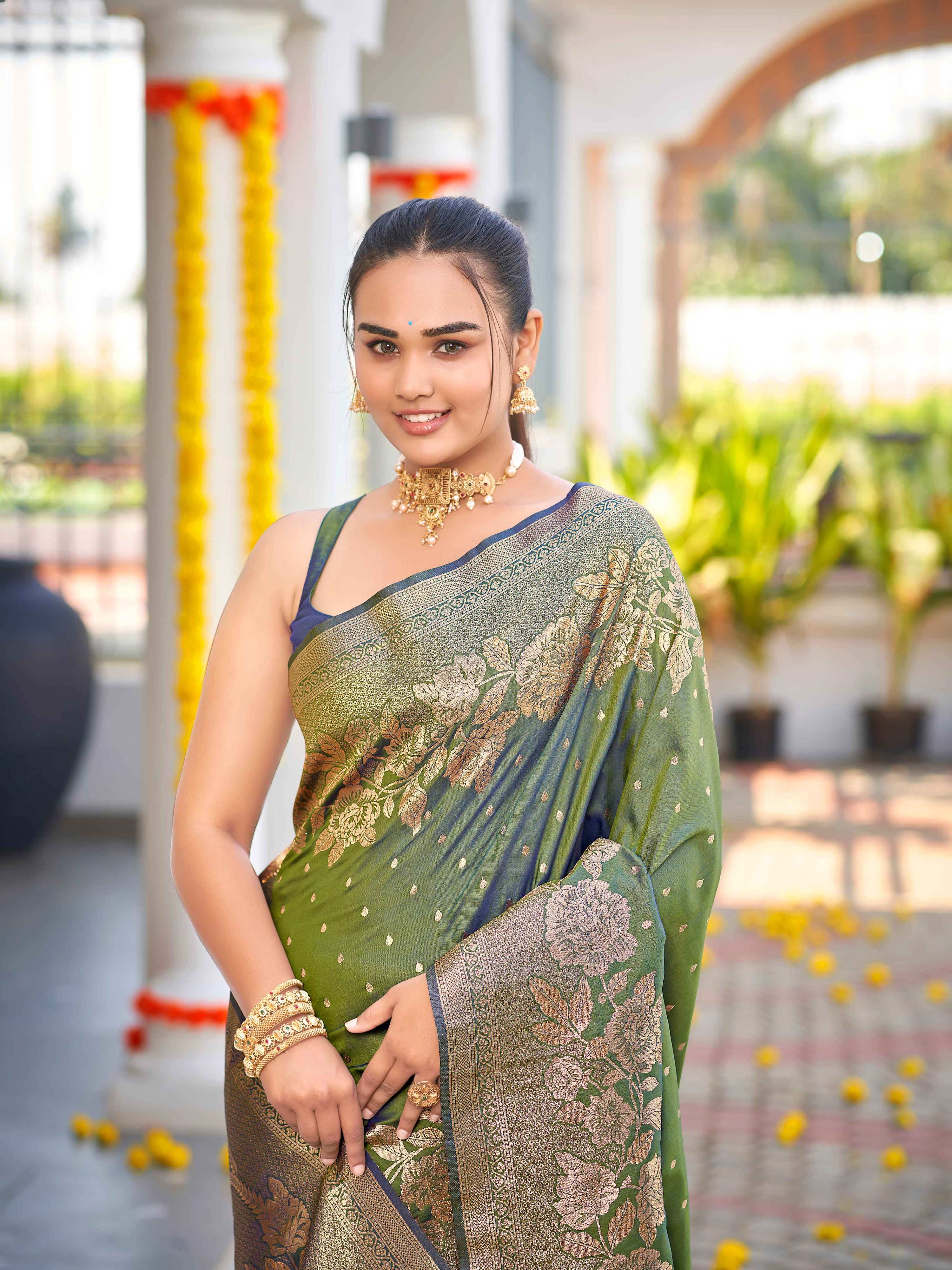 MANOHARI Banarasi Silk Blend Jacquard Work Saree - Green | Grocsy