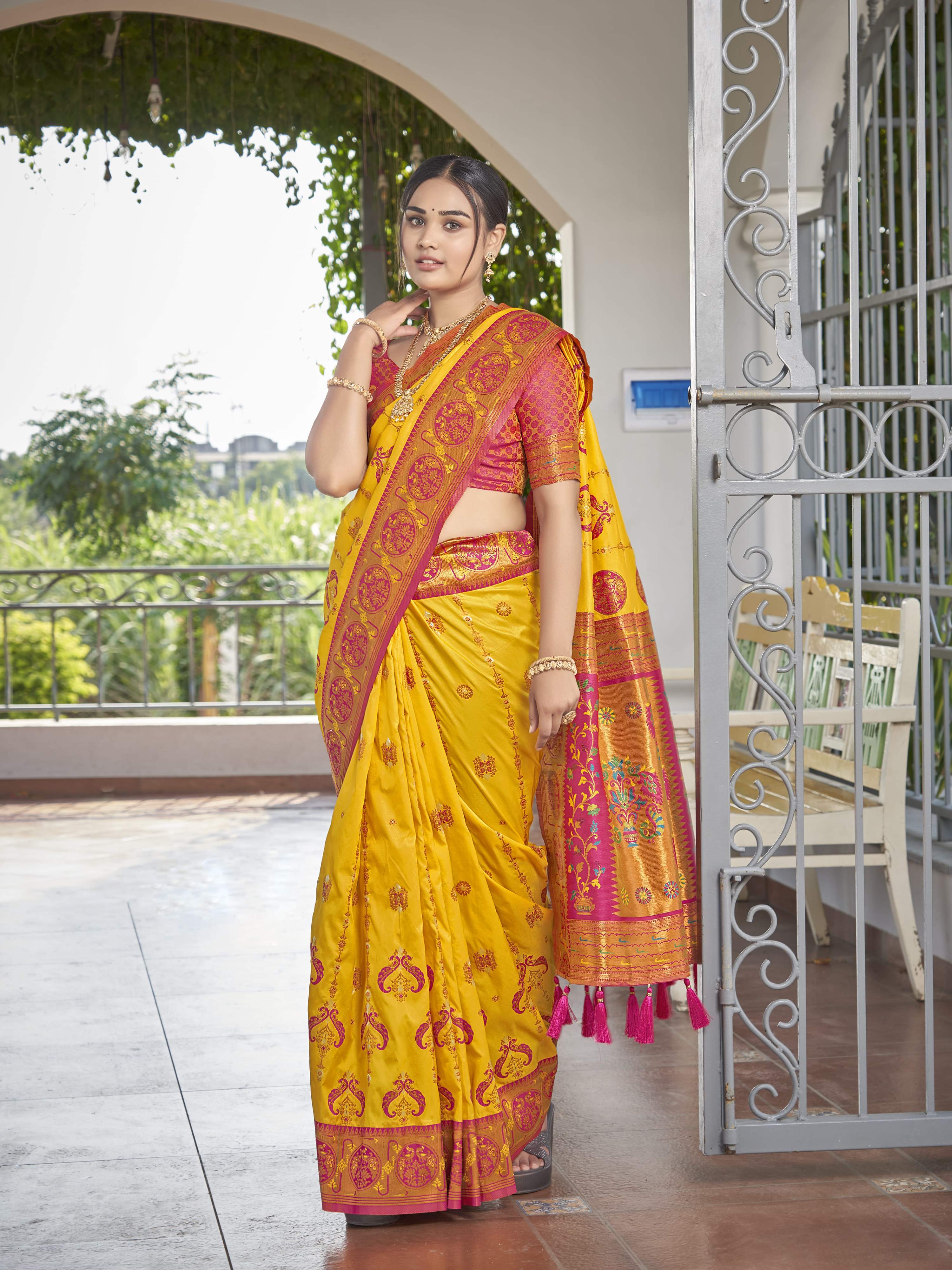 MANOHARI Banarasi Silk Blend Jacquard Work Saree - Yellow | Grocsy