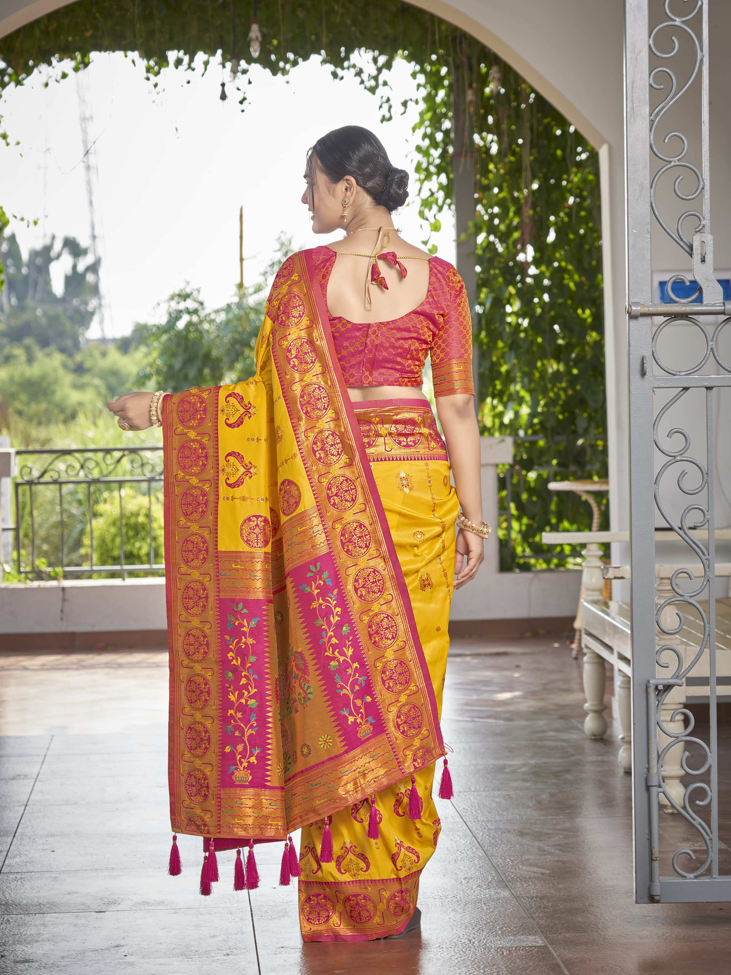 MANOHARI Banarasi Silk Blend Jacquard Work Saree - Yellow | Grocsy