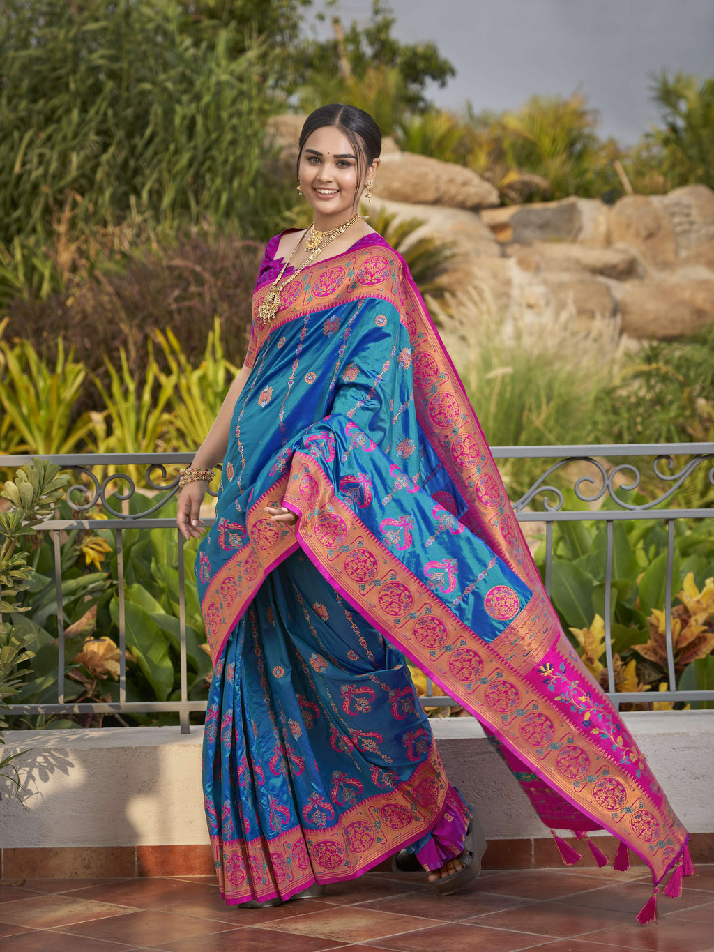 MANOHARI Banarasi Silk Blend Jacquard Work Saree - Blue | Grocsy