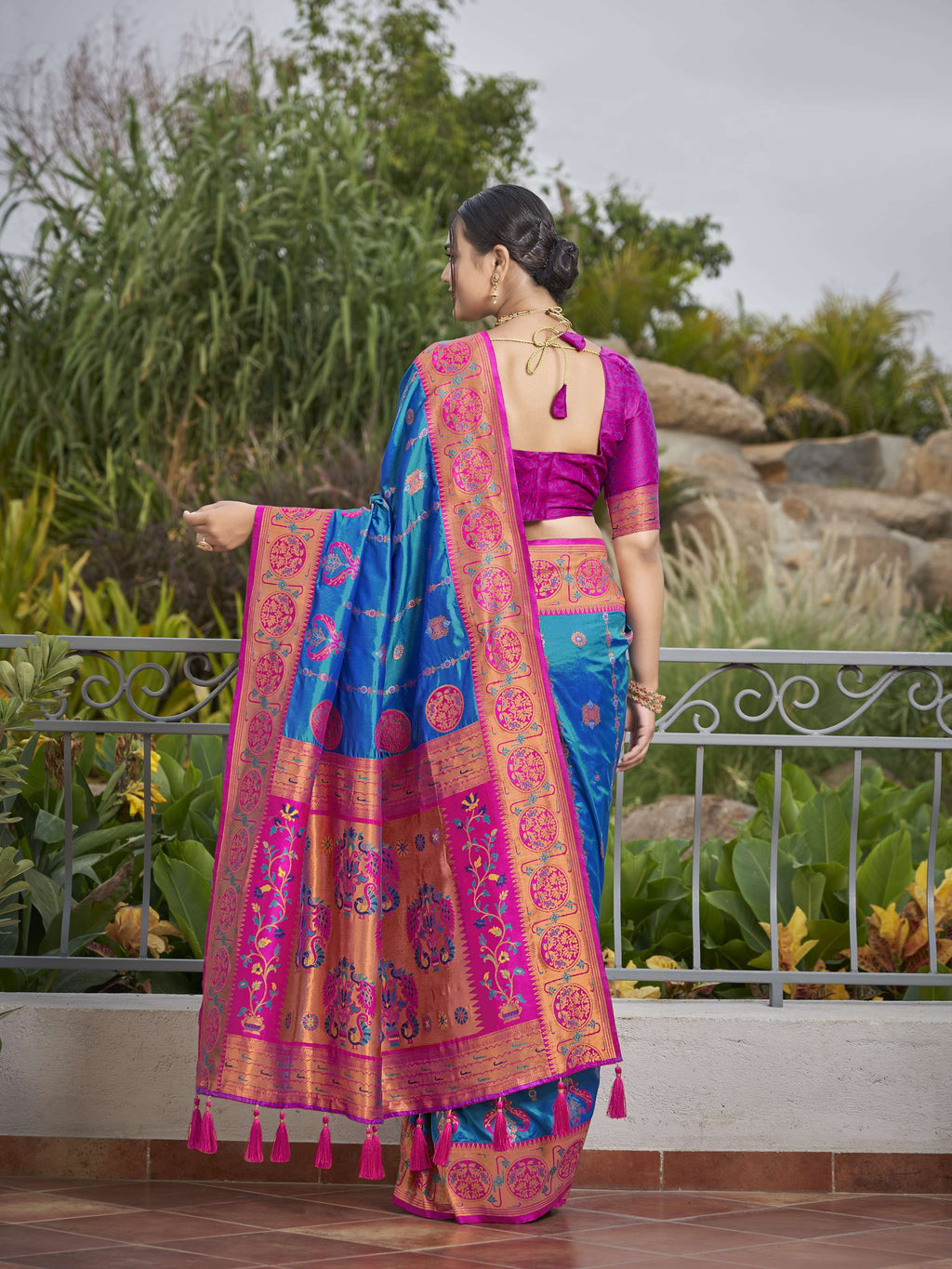 MANOHARI Banarasi Silk Blend Jacquard Work Saree - Blue | Grocsy