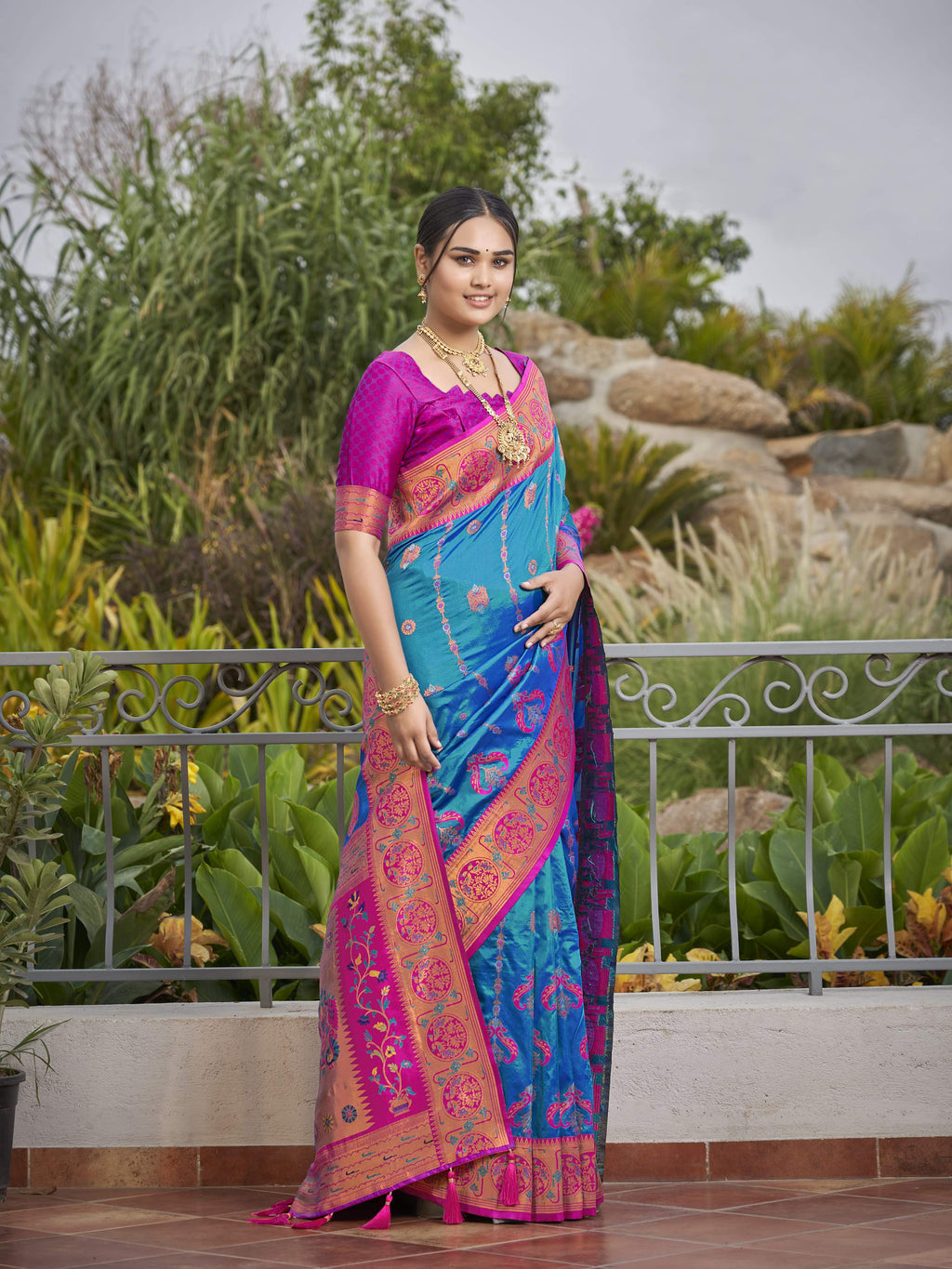 MANOHARI Banarasi Silk Blend Jacquard Work Saree - Blue | Grocsy
