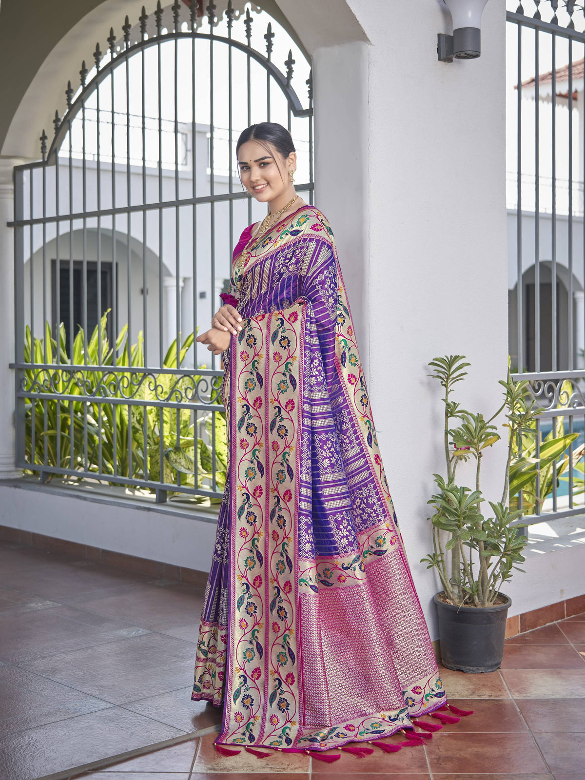MANOHARI Banarasi Silk Blend Jacquard Work Saree - Purple | Grocsy