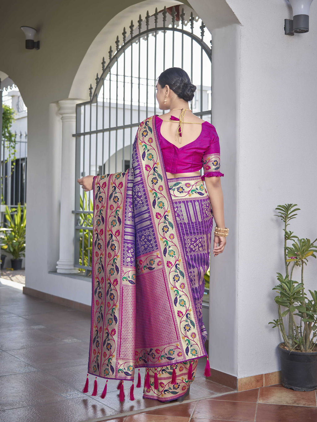 MANOHARI Banarasi Silk Blend Jacquard Work Saree - Purple | Grocsy