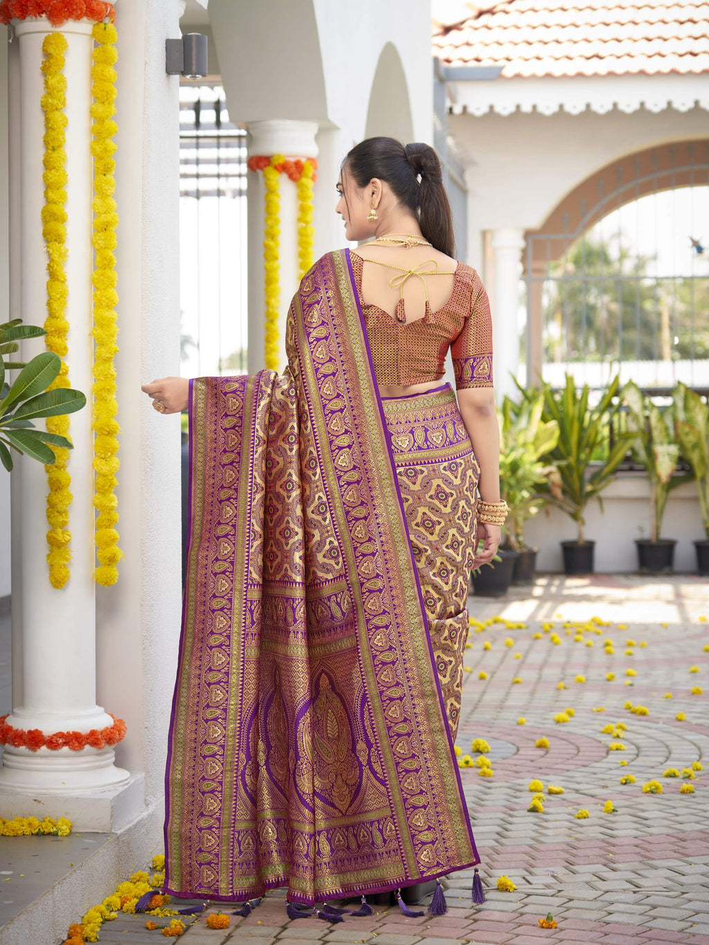MANOHARI Banarasi Silk Blend Jacquard Work Saree - Purple | Grocsy
