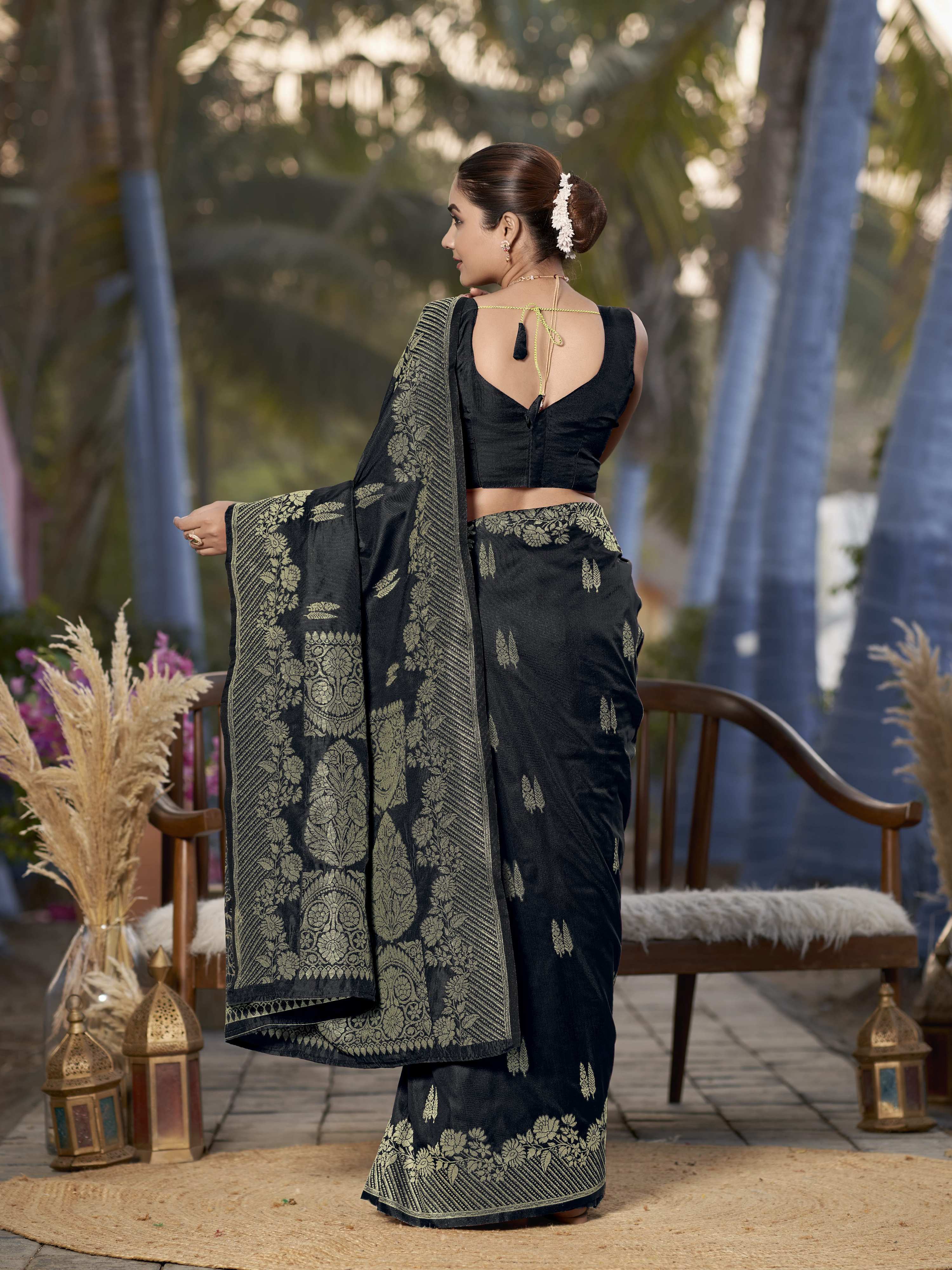 MANOHARI Banarasi Silk Blend Jacquard Work Saree - Black | Grocsy