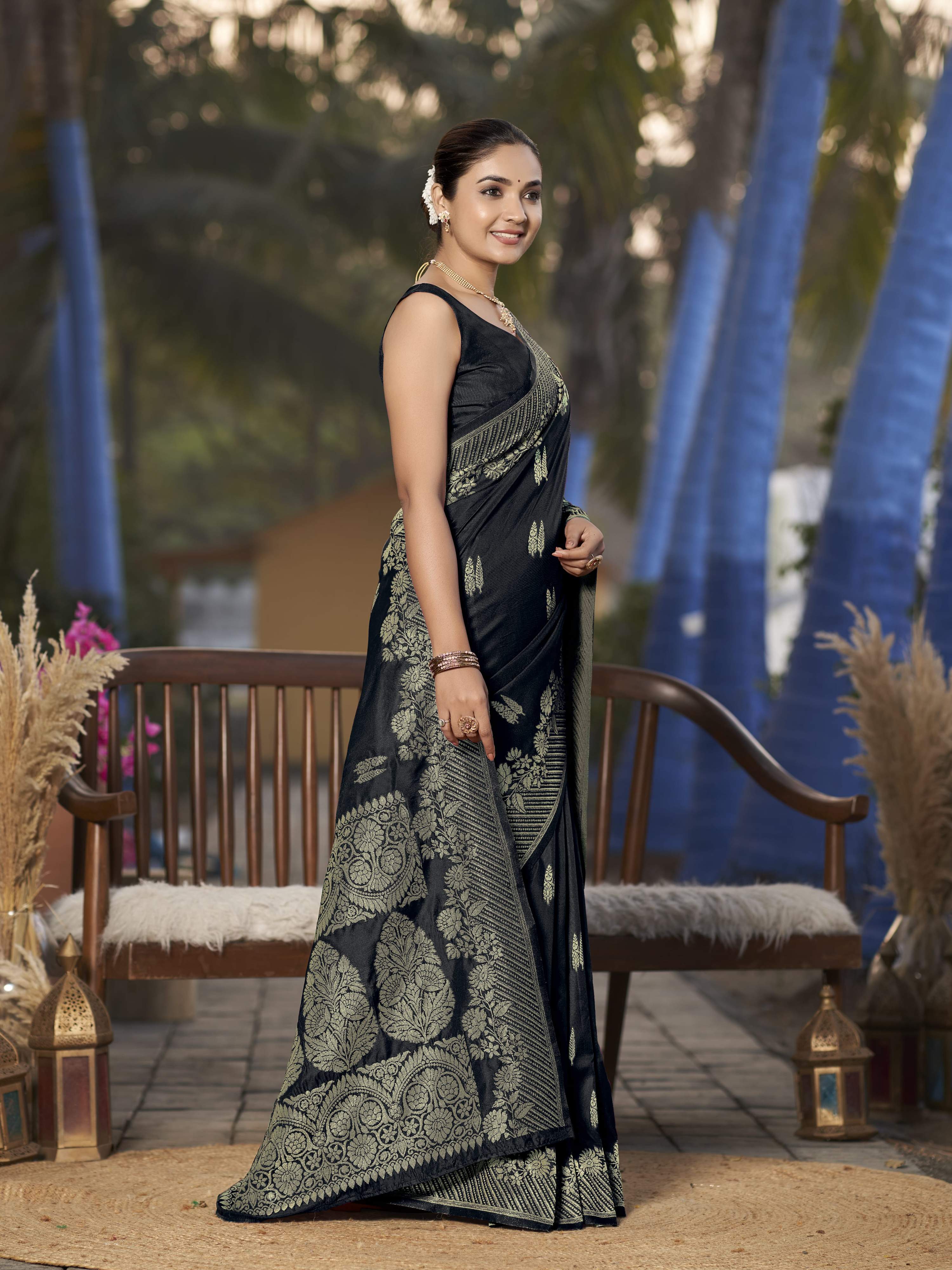 MANOHARI Banarasi Silk Blend Jacquard Work Saree - Black | Grocsy