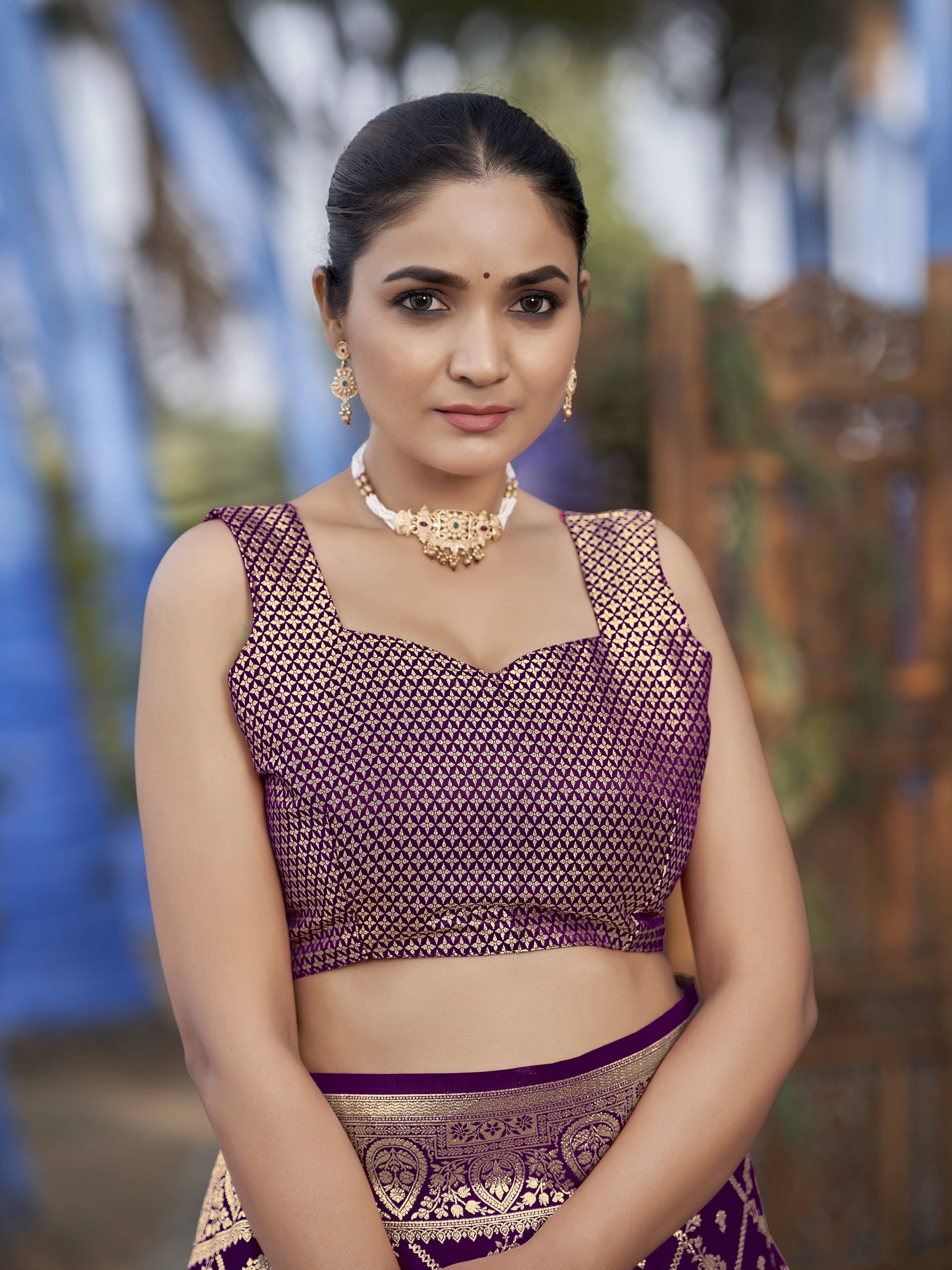 MANOHARI Banarasi Silk Blend Jacquard Work Saree - Purple | Grocsy