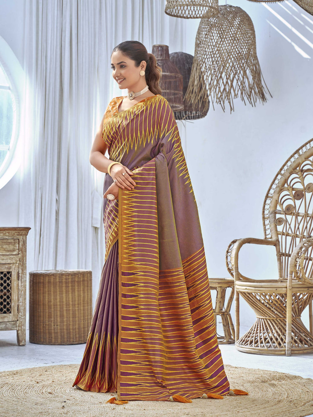 MANOHARI Banarasi Silk Blend Jacquard Work Saree - Purple | Grocsy