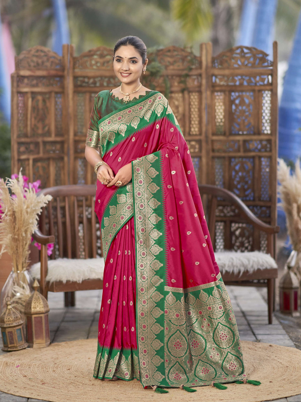 MANOHARI Banarasi Silk Blend Jacquard Work Saree - Pink | Grocsy