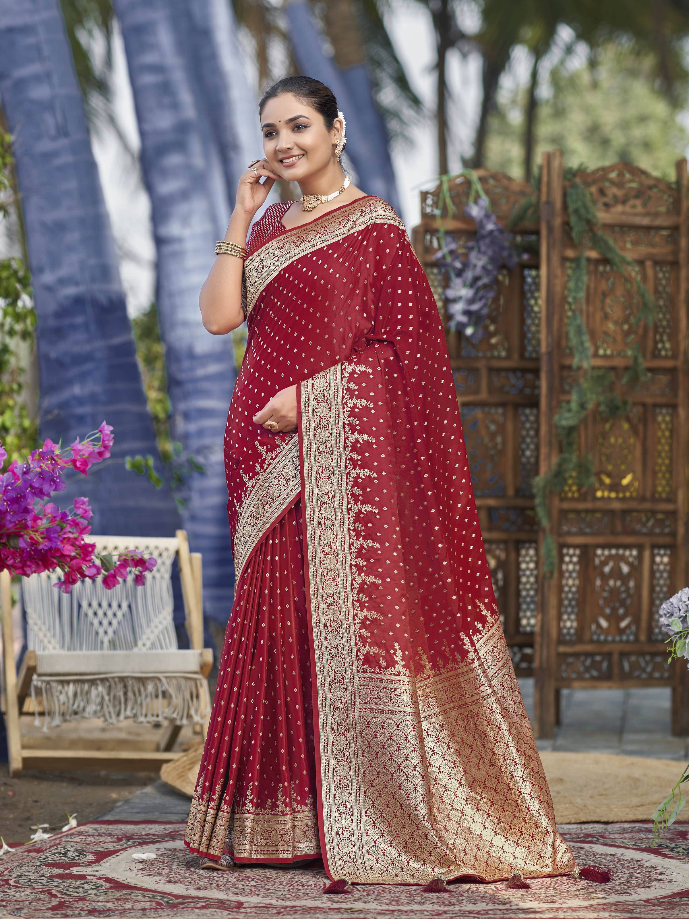 MANOHARI Banarasi Silk Blend Jacquard Work Saree - Red | Grocsy