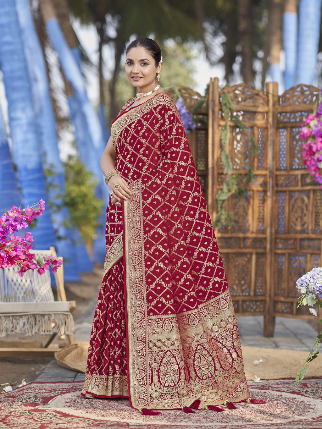 MANOHARI Banarasi Silk Blend Jacquard Work Saree - Red | Grocsy