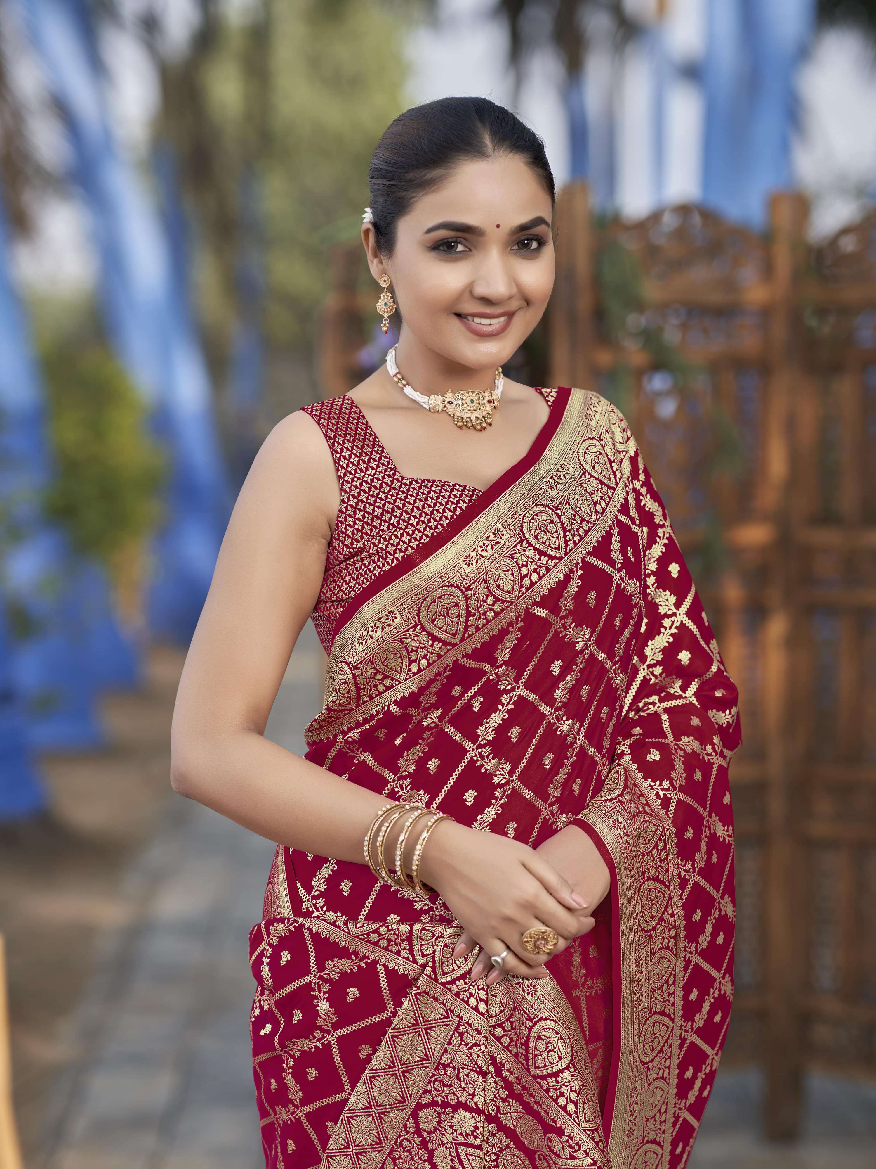 MANOHARI Banarasi Silk Blend Jacquard Work Saree - Red | Grocsy