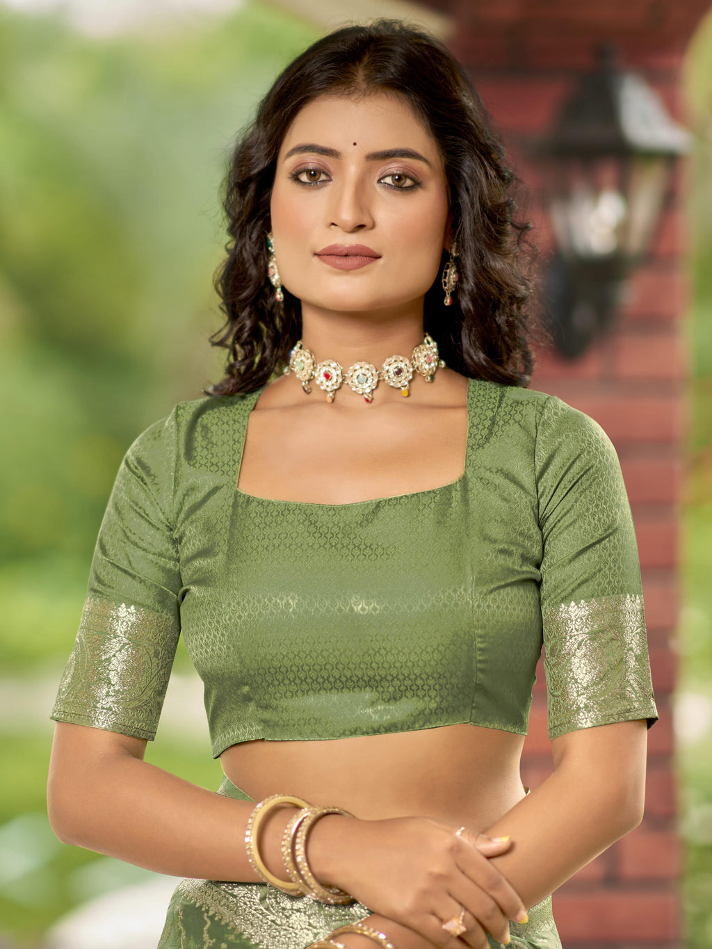 MANOHARI Banarasi Silk Blend Jacquard Work Saree - Green | Grocsy