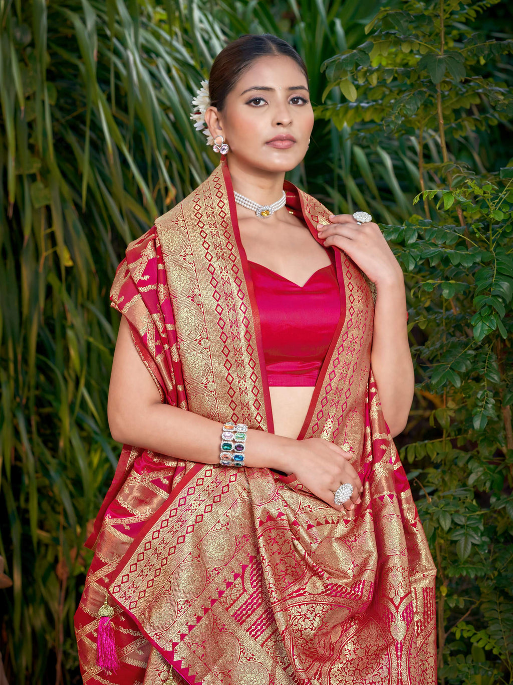 MANOHARI Banarasi Silk Blend Jacquard Work Saree - Pink | Grocsy