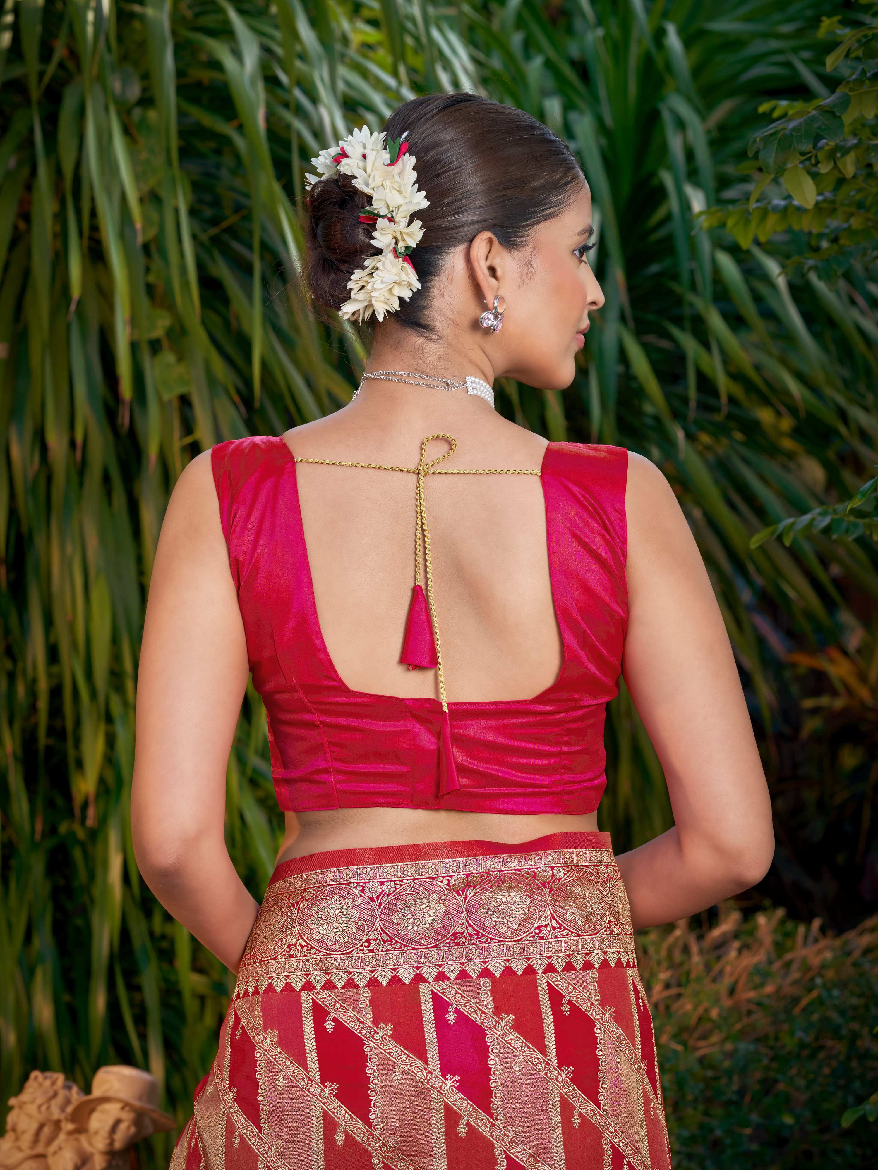 MANOHARI Banarasi Silk Blend Jacquard Work Saree - Pink | Grocsy