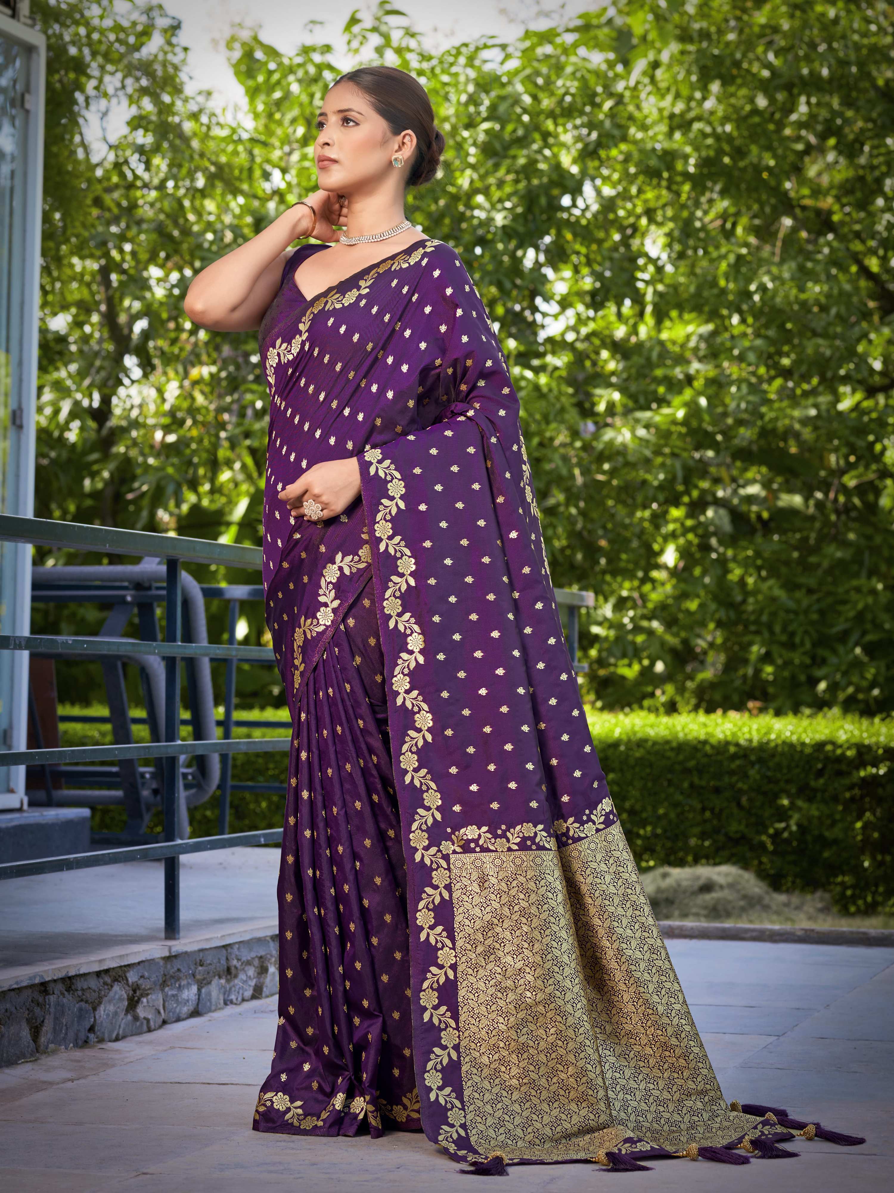 MANOHARI Banarasi Silk Blend Jacquard Work Saree - Purple | Grocsy