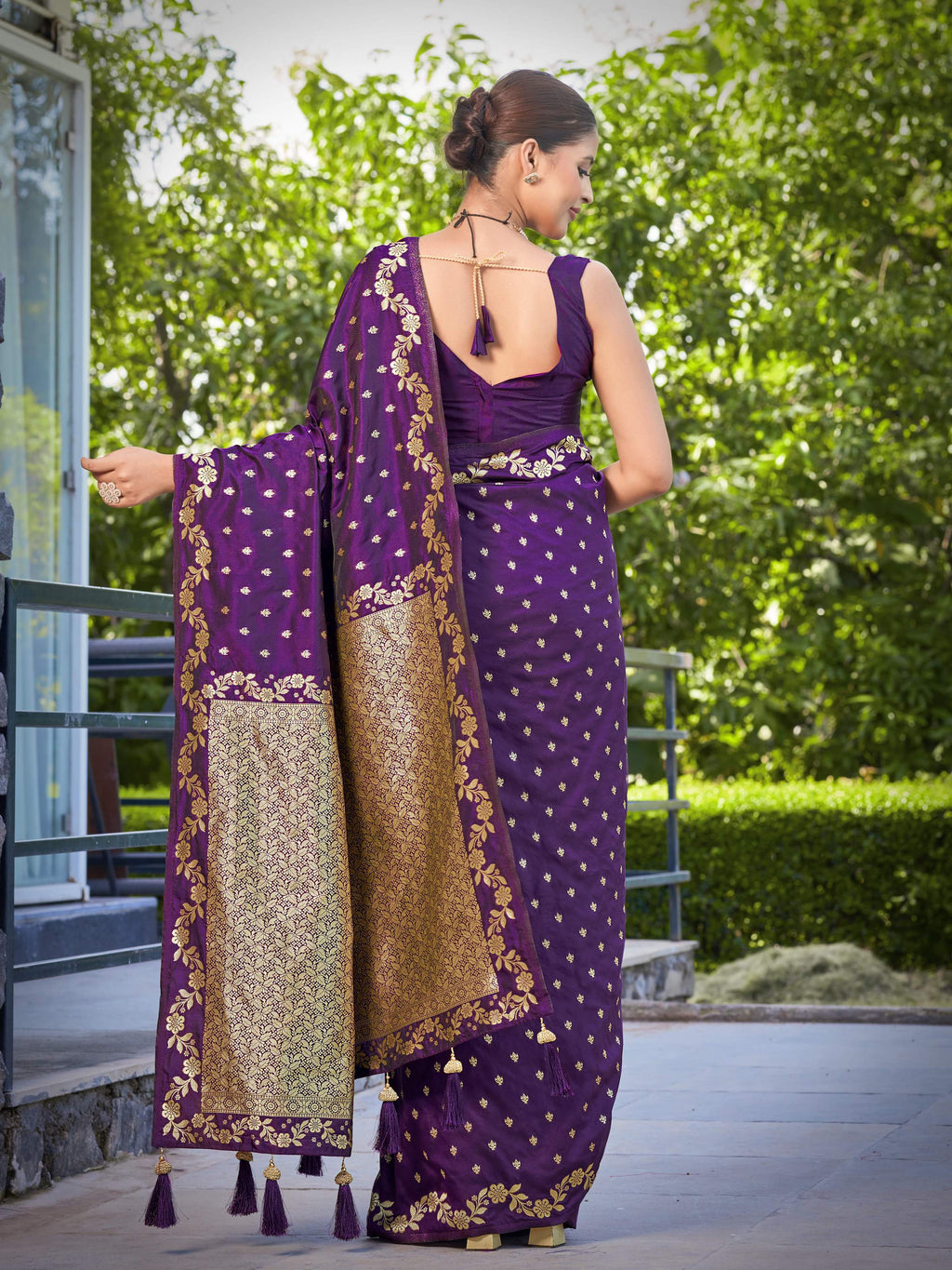 MANOHARI Banarasi Silk Blend Jacquard Work Saree - Purple | Grocsy