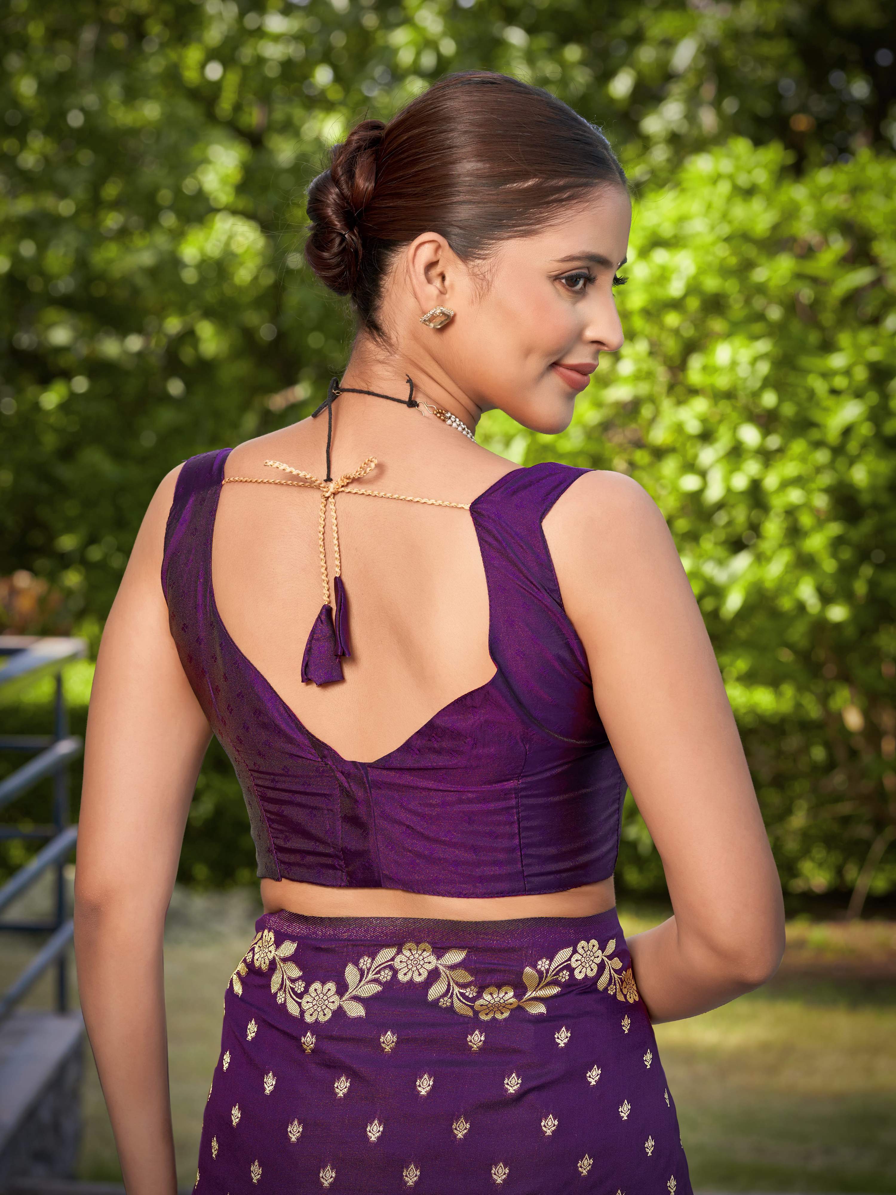 MANOHARI Banarasi Silk Blend Jacquard Work Saree - Purple | Grocsy