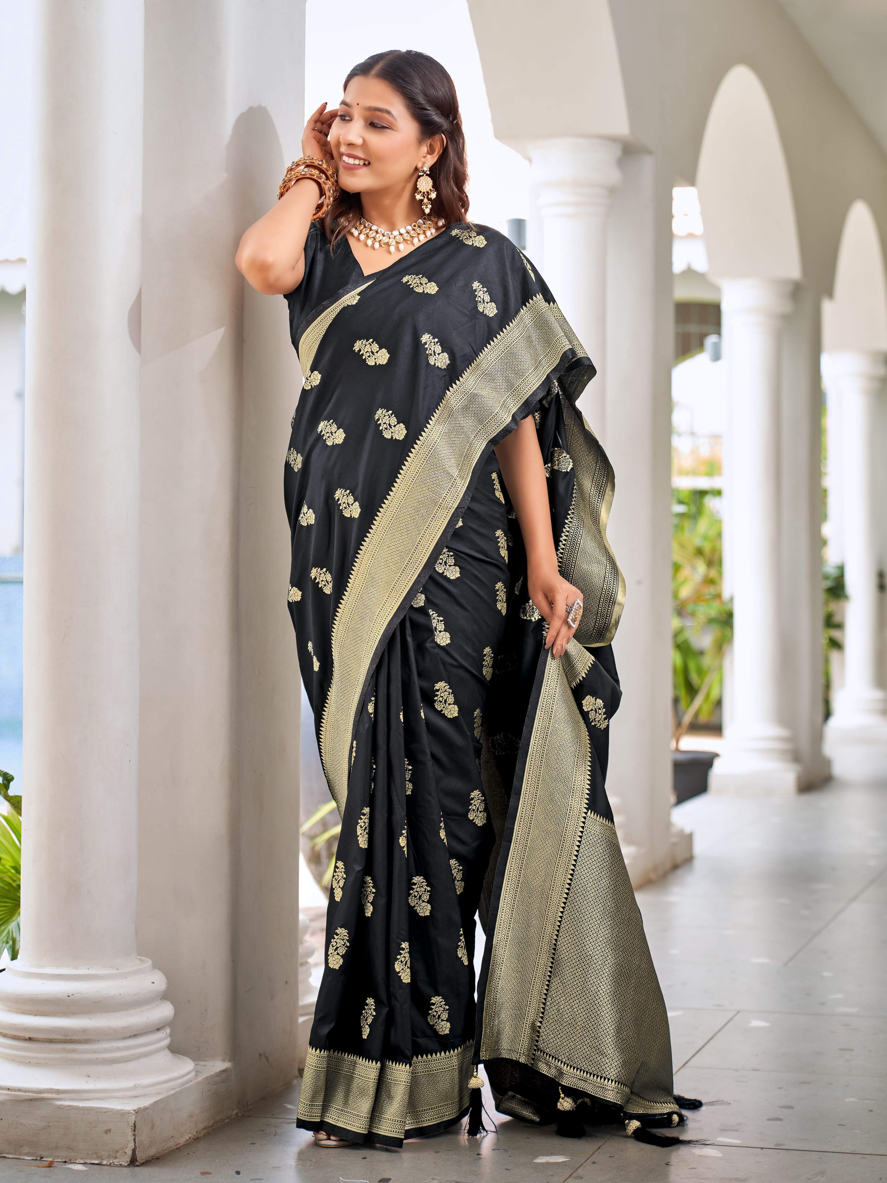 MANOHARI Banarasi Silk Blend Jacquard Work Saree - Black | Grocsy
