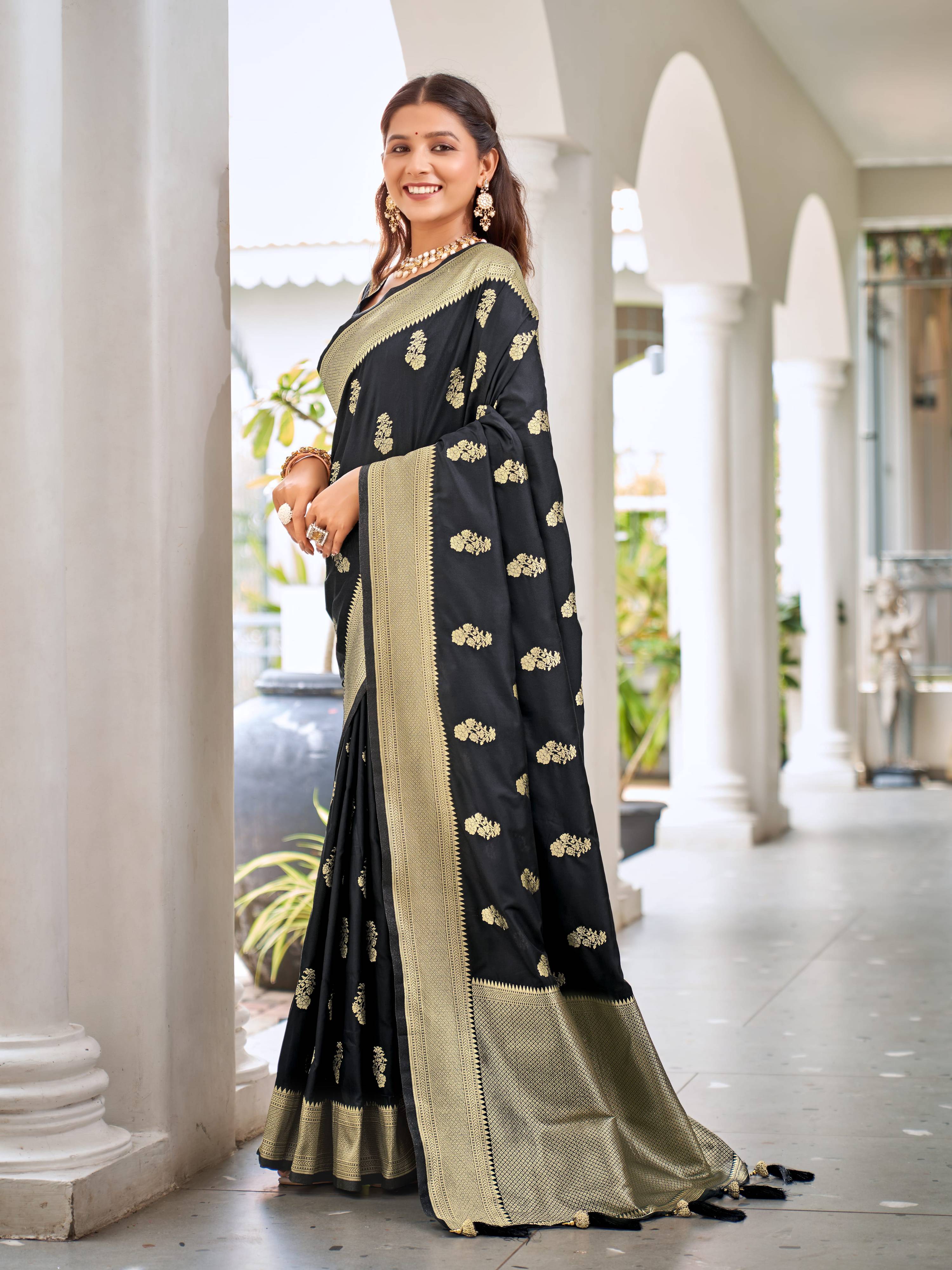 MANOHARI Banarasi Silk Blend Jacquard Work Saree - Black | Grocsy