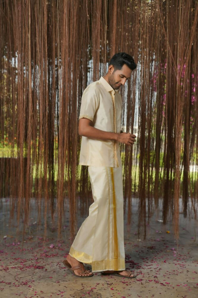 Sandstone Kanjivaram Machien Embroidered Pattu Set by Hilo Design | Grocsy