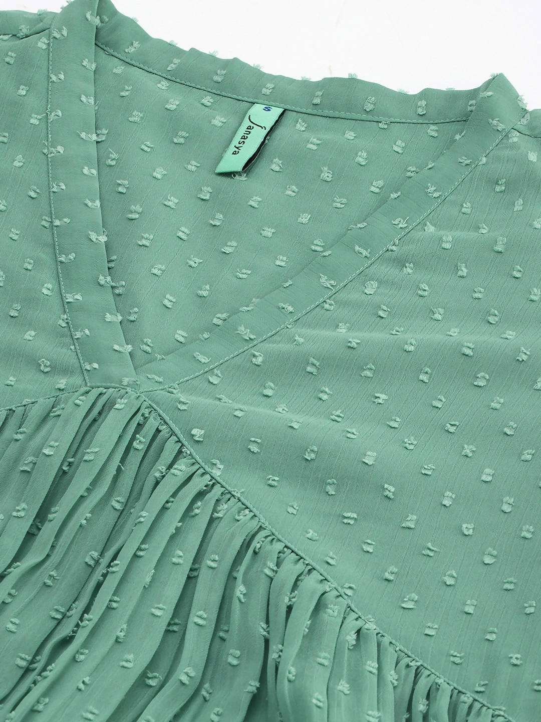 Janasya Women Green Solid Dobby Weave Kurta | Grocsy