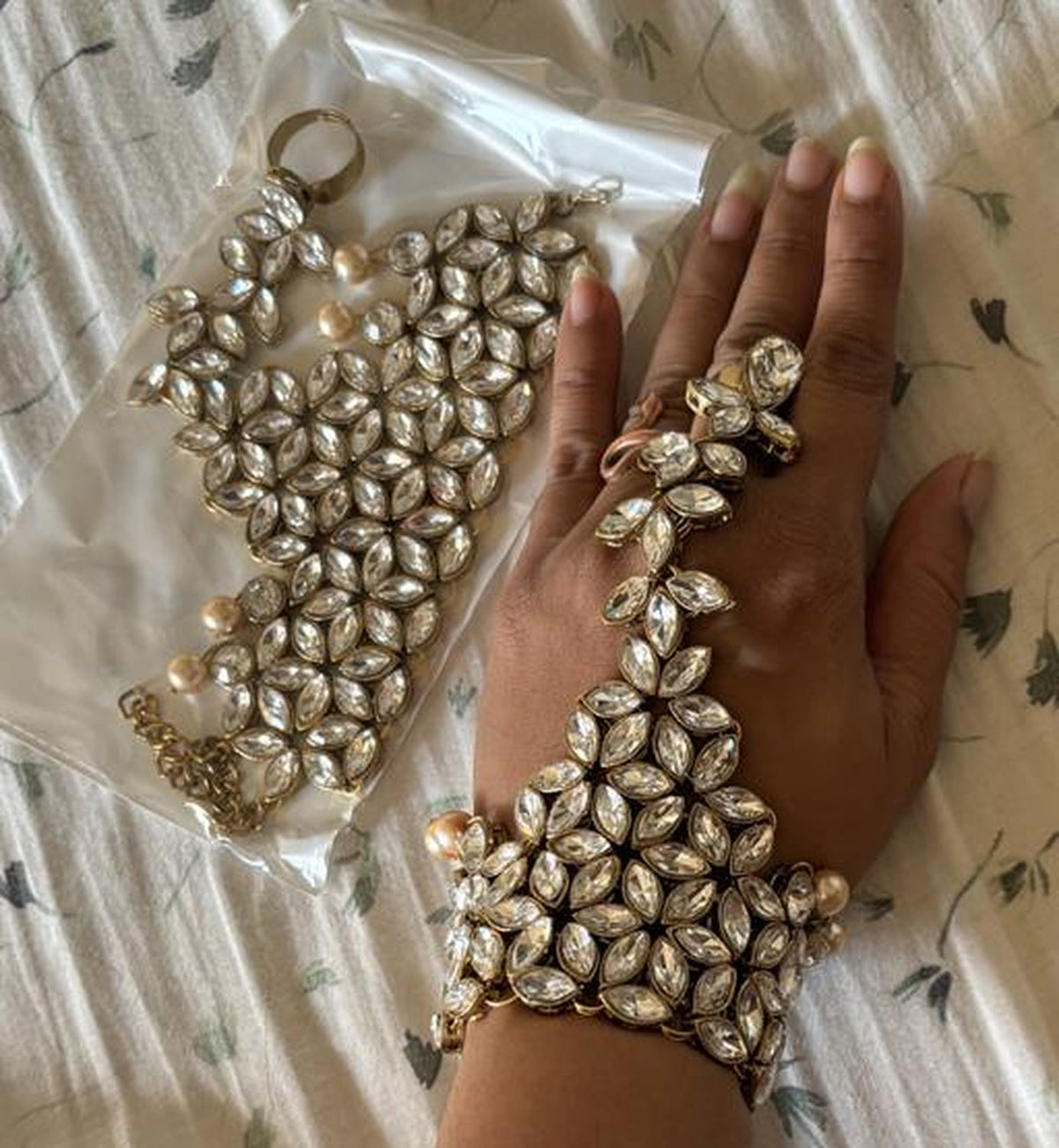 Jewel City Bridal Haath Phool Hand Jewelry - Crystal Stone Hand Harness - Traditional Indian Wedding Hand Chain - Kundan Hathphool | Grocsy