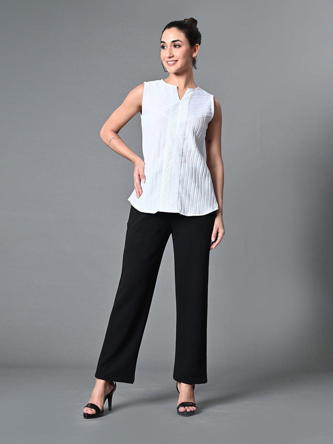 Myshka Women's Keyhole Neck Sleeveless Top in White Color | Grocsy