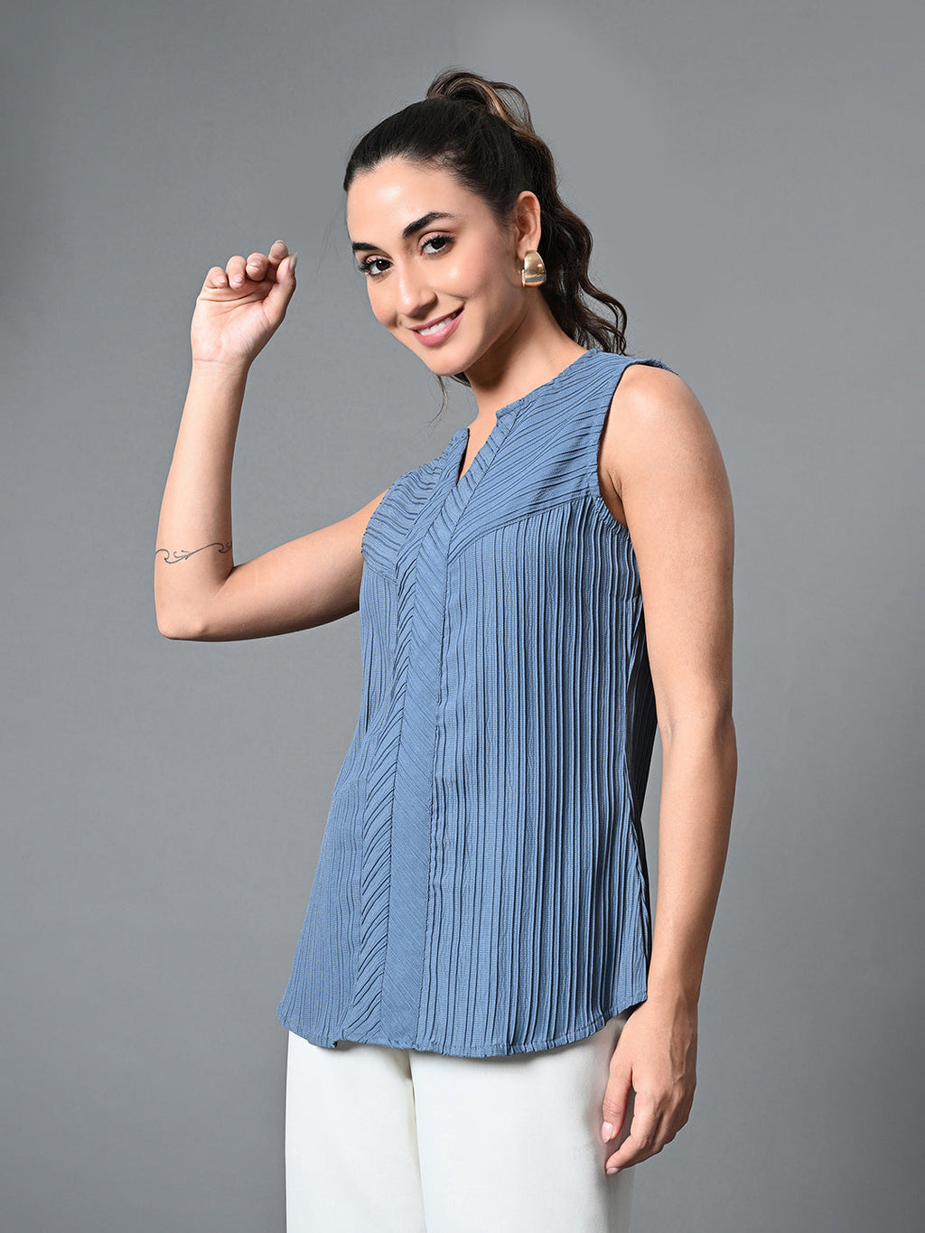 Myshka Women's Keyhole Neck Sleeveless Top in Grey Color | Grocsy