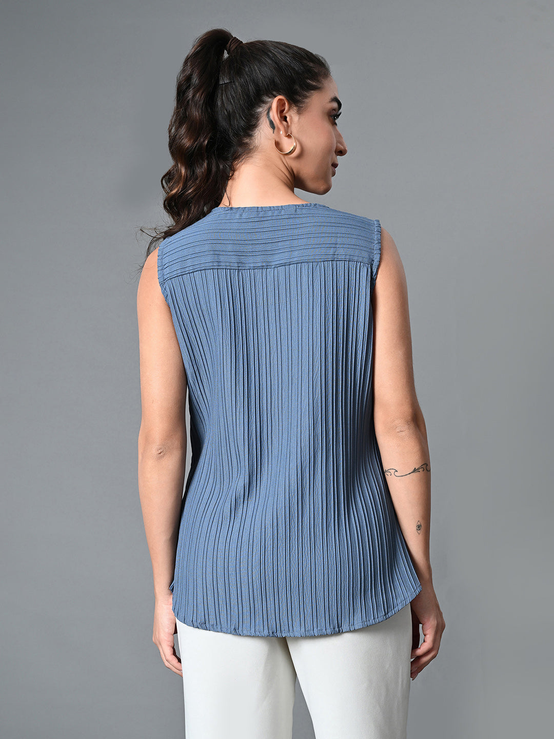 Myshka Women's Keyhole Neck Sleeveless Top in Grey Color | Grocsy