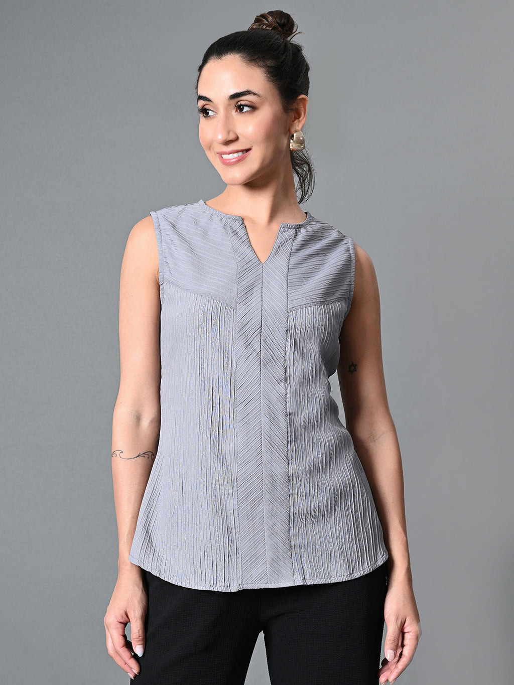 Myshka Women's Keyhole Neck Sleeveless Top in Grey Color | Grocsy