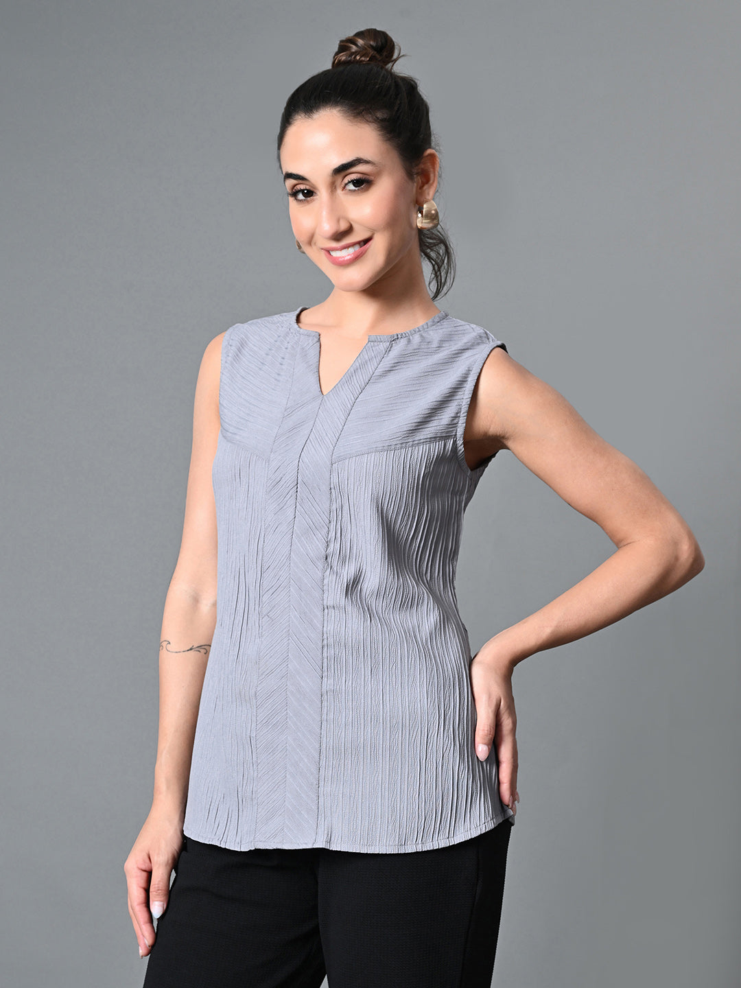 Myshka Women's Keyhole Neck Sleeveless Top in Grey Color | Grocsy