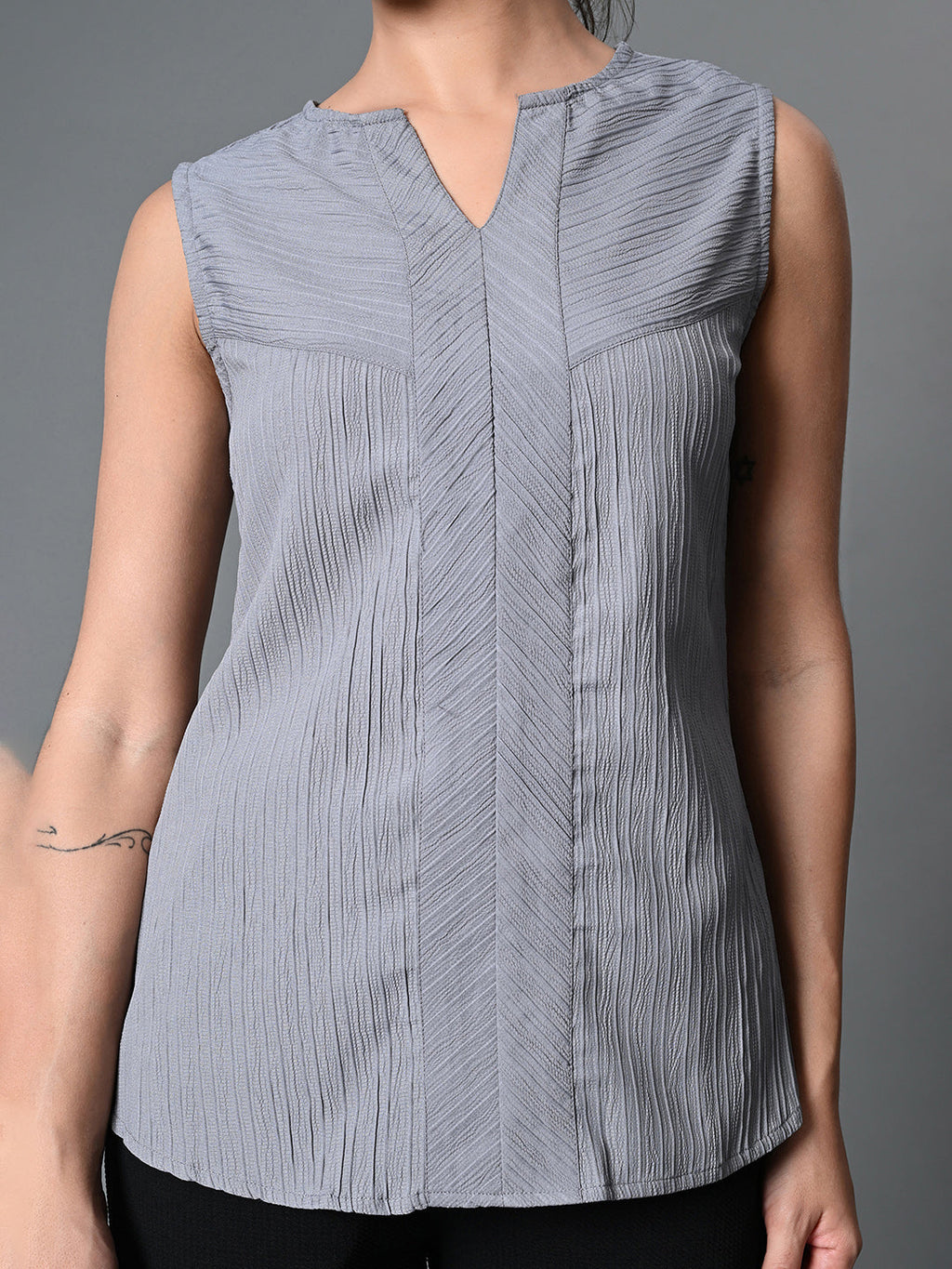 Myshka Women's Keyhole Neck Sleeveless Top in Grey Color | Grocsy